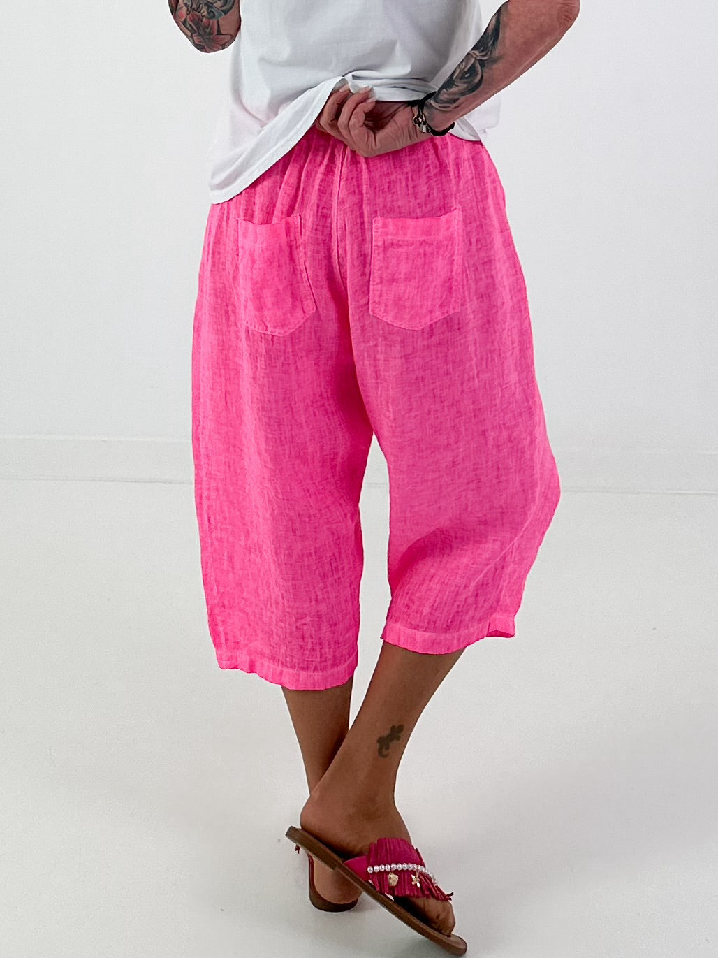 Short Linen Baggy with Overlay and Skull Detail - neon pink