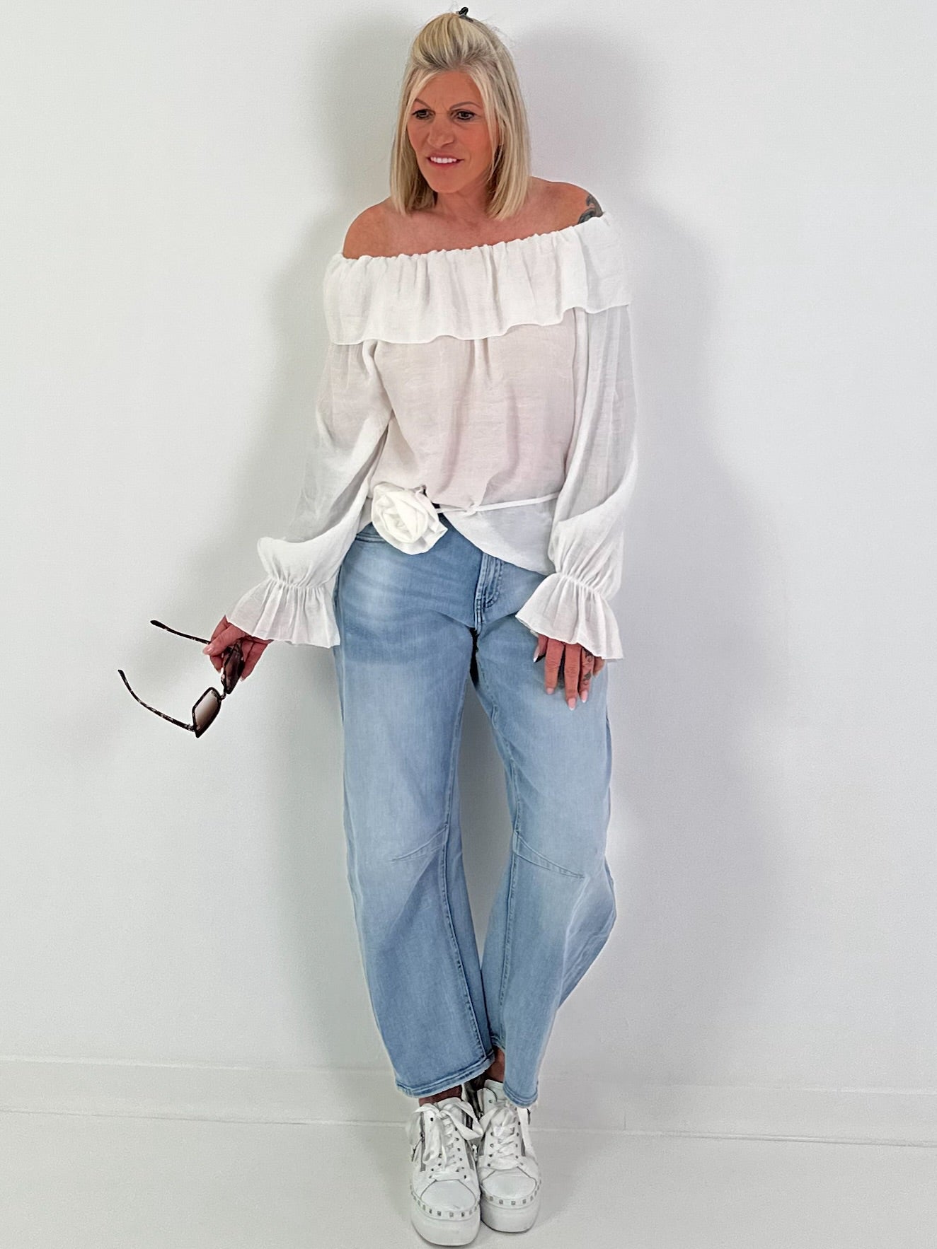 Bottle jeans with a horizontal seam - denim
