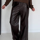 Vegane Lederhose mit weitem Bein - mokka