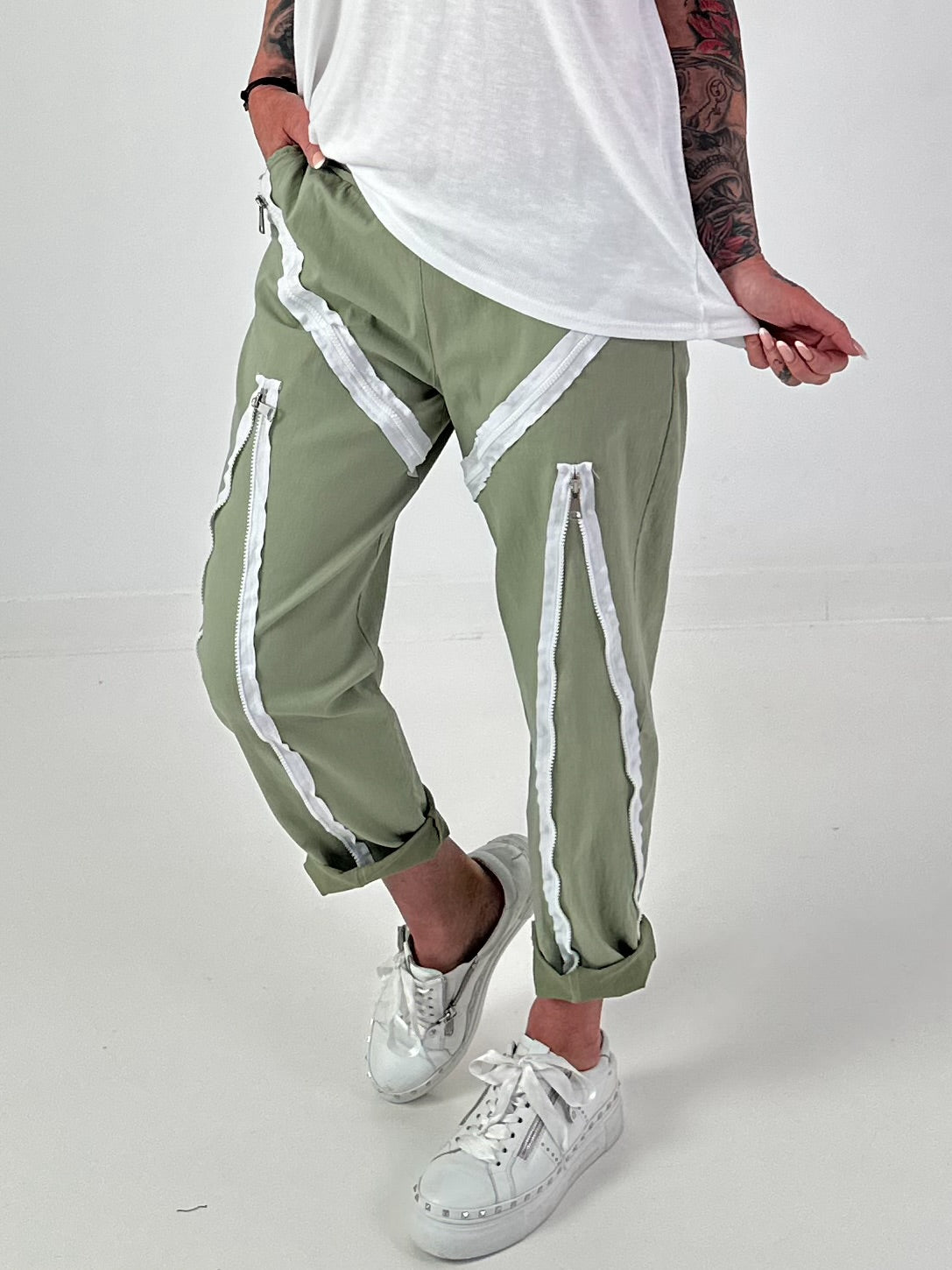 Hose mit Zipper-Details - khaki