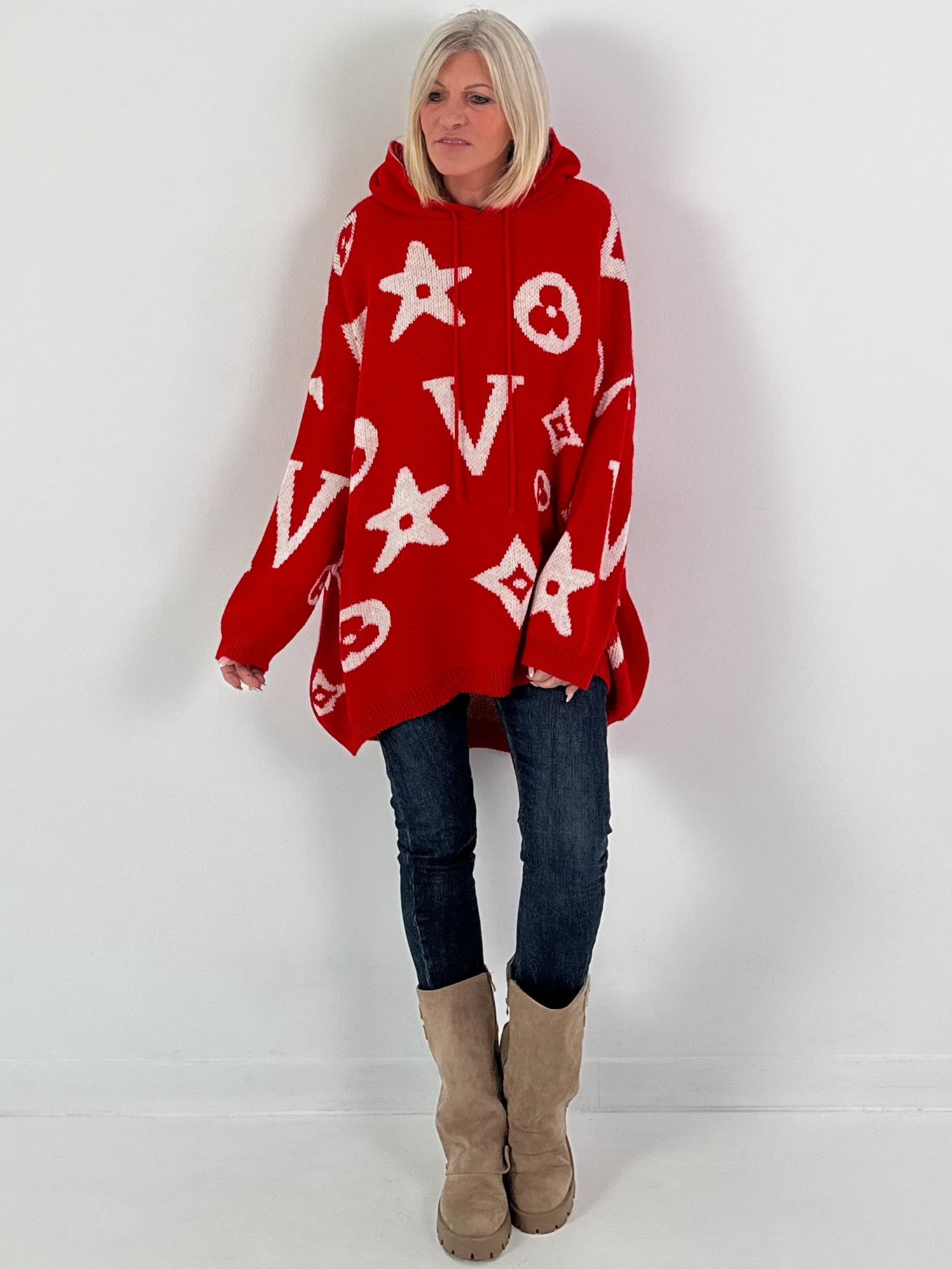 Hooded knit sweater, model "Cozy Beam" - red