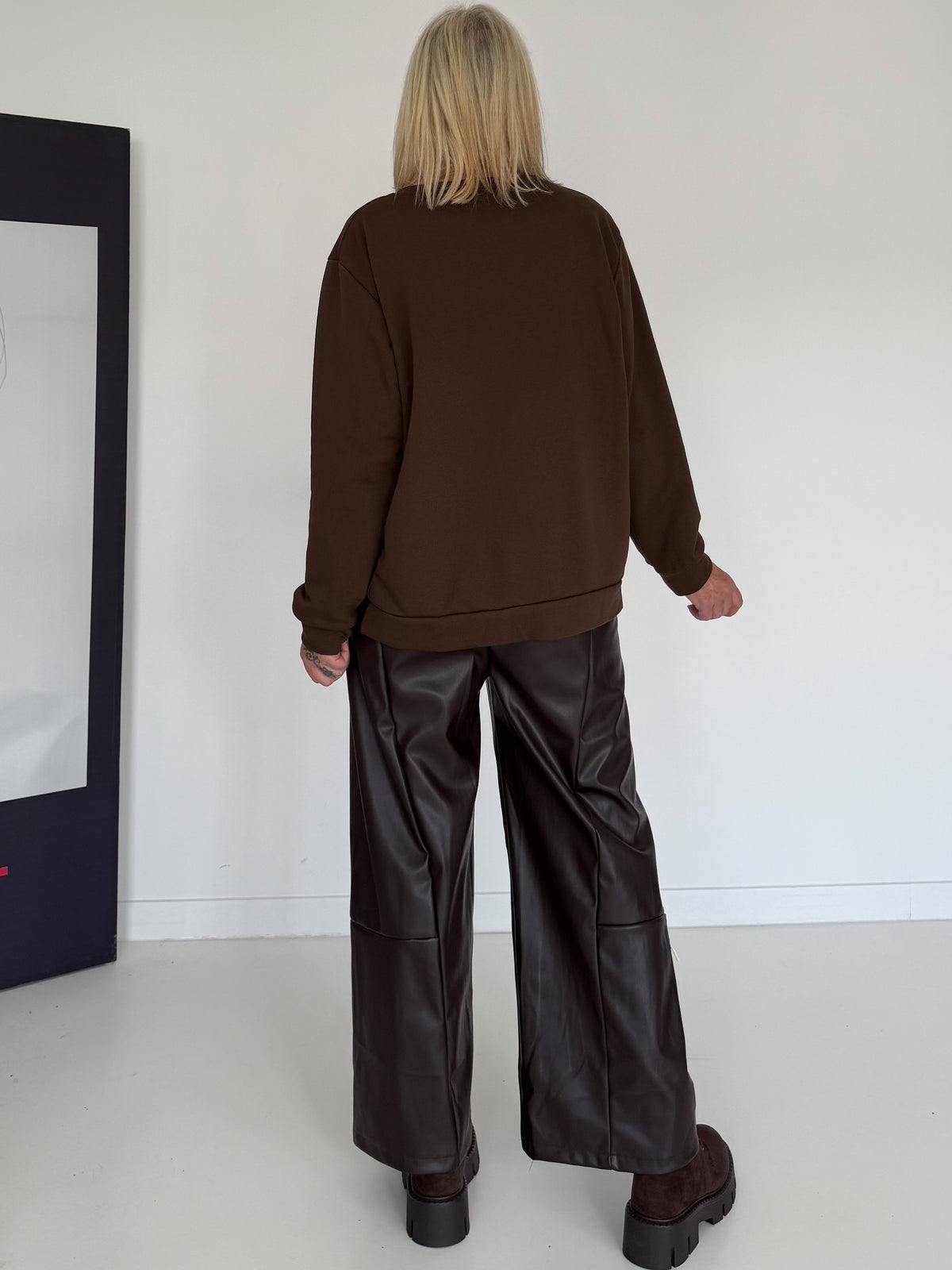 Sweater mit Lederoptik-Elementen - mokka