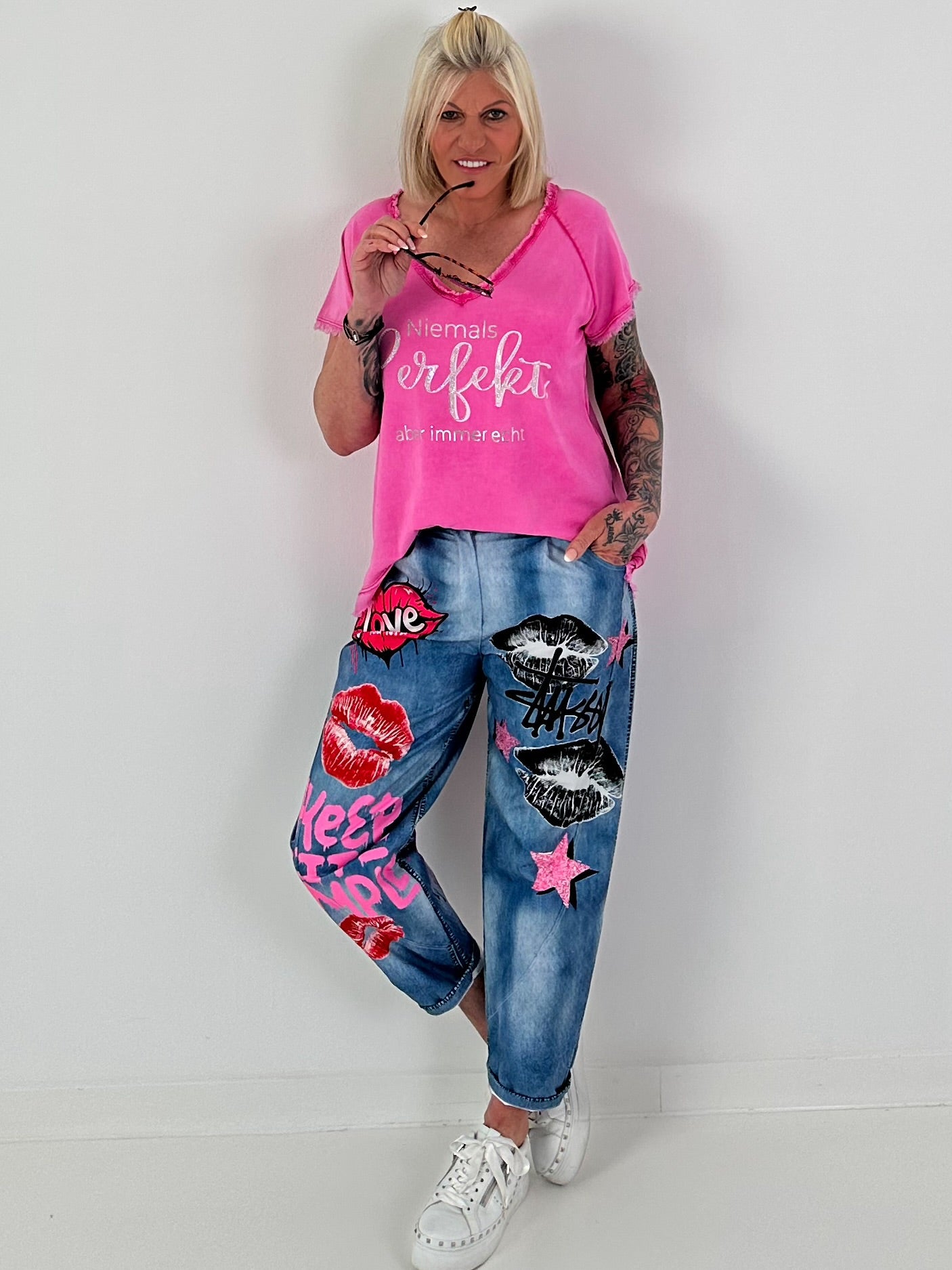 Jeanshose mit Statement Printmix - blau-mehrfarbig