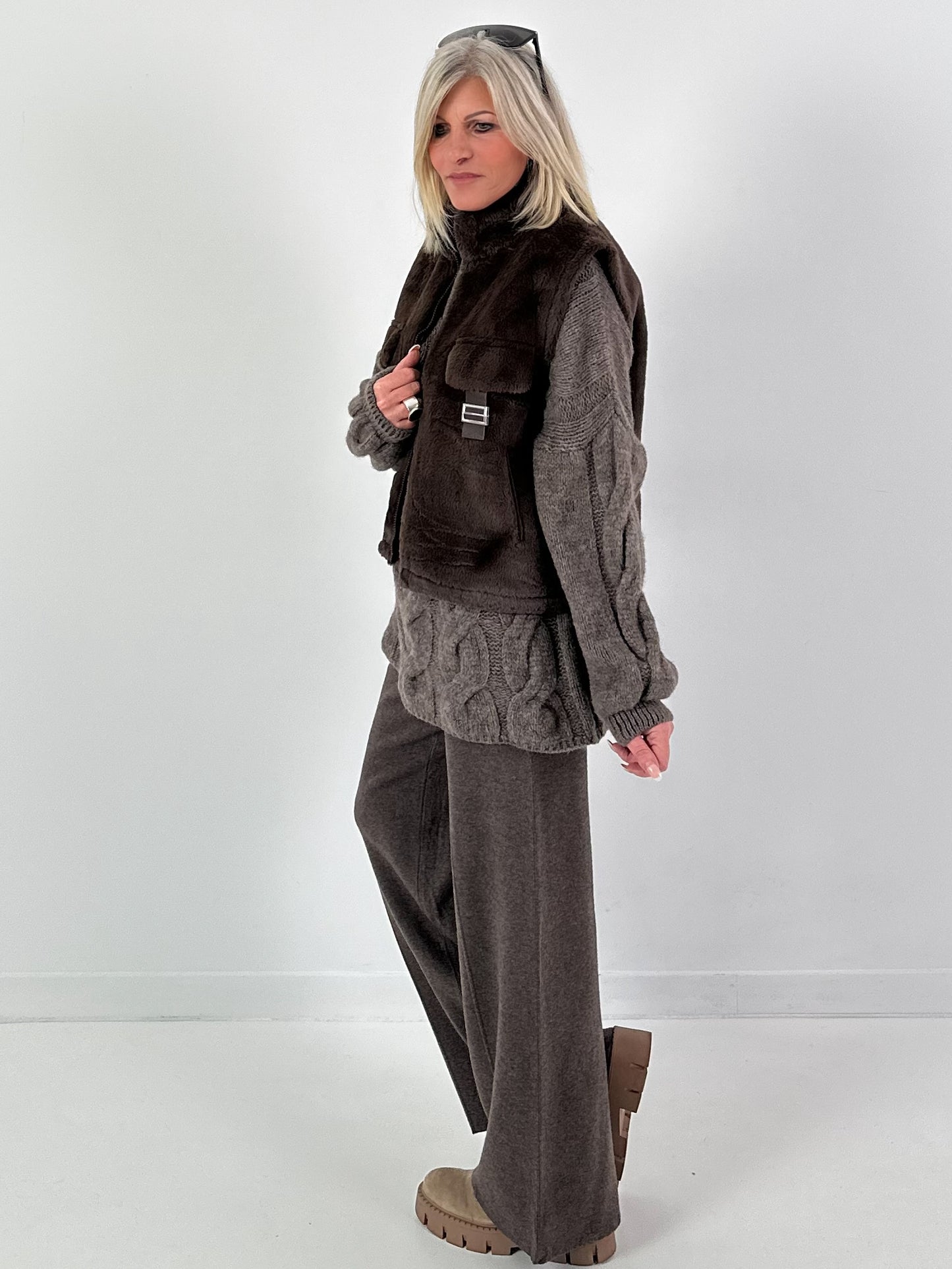 Fur vest model "Perfect Plush" - coffee