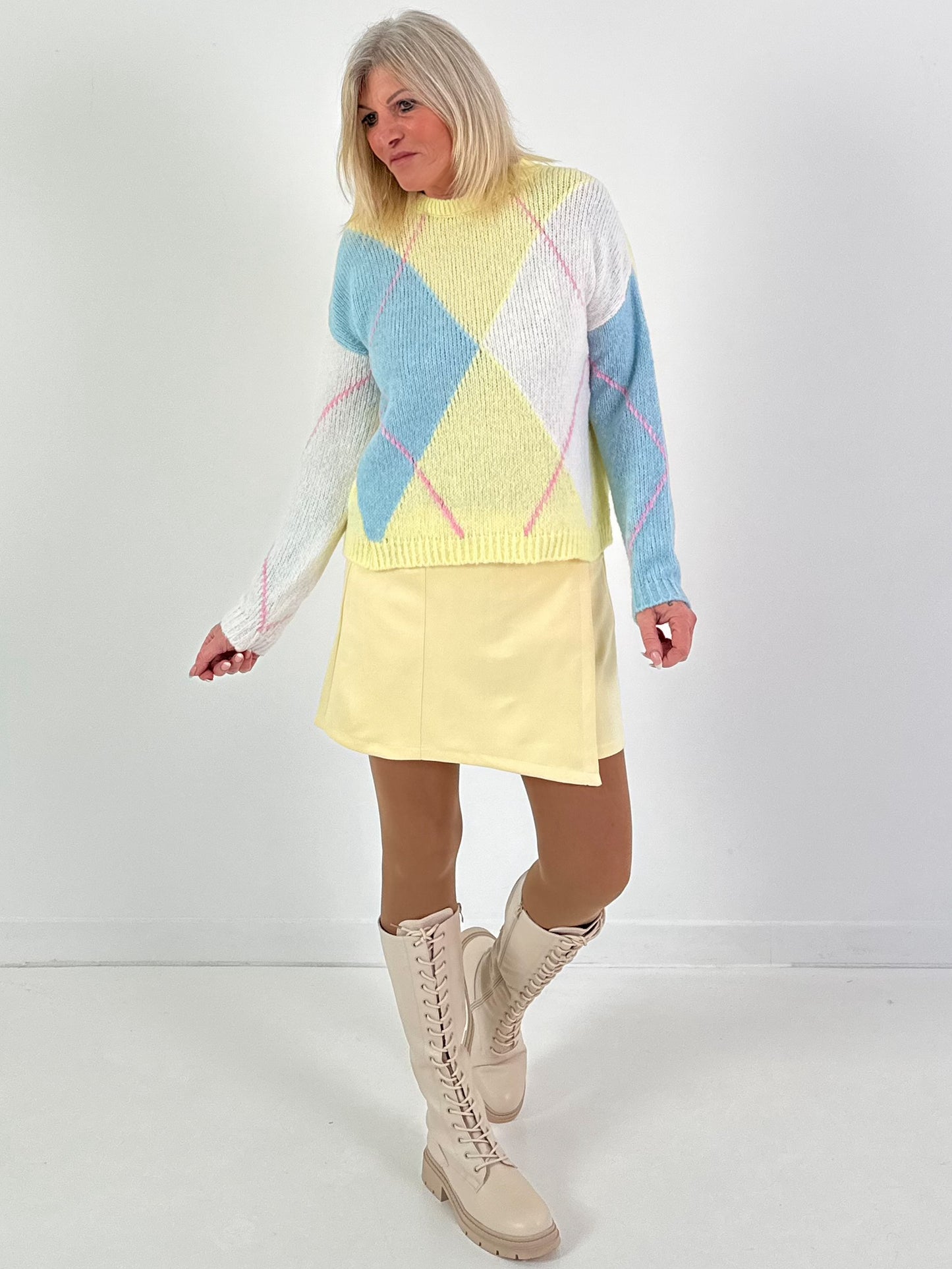 Trui model "Cozy Pastels" - geel