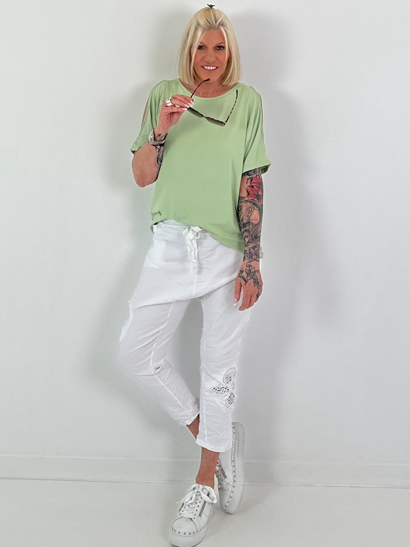 T-Shirt mit Cut-Outs - lindgrün