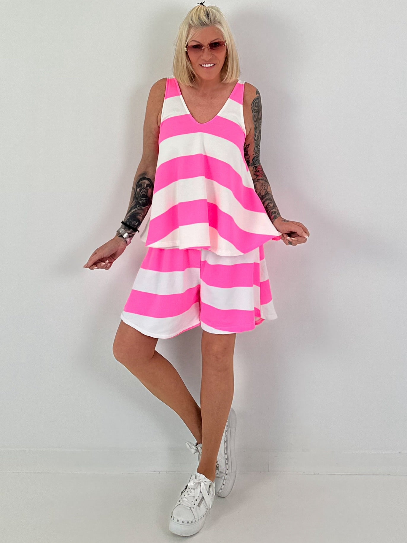 Two-piece with block stripes - white-neon pink