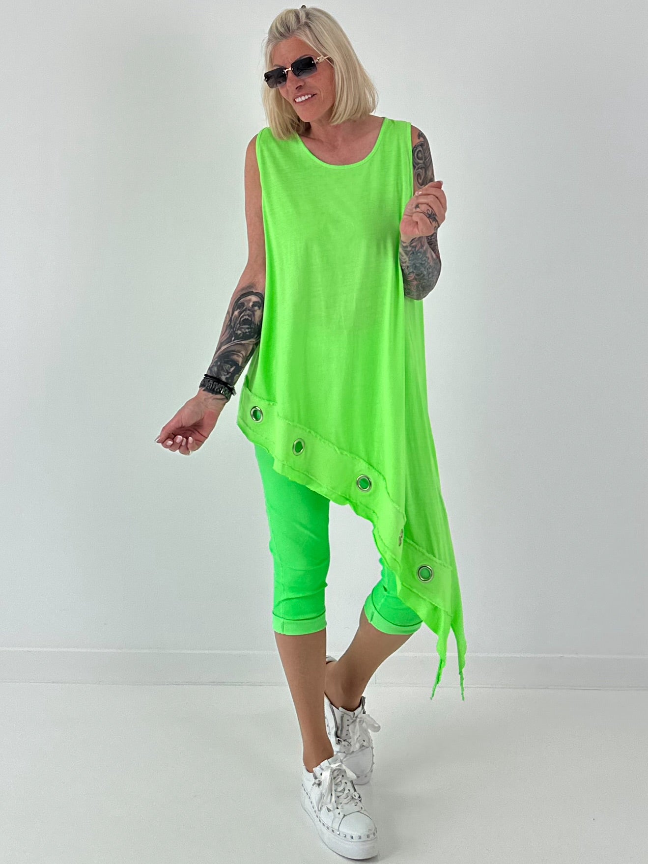 Asymmetrisches Long Top mit Ösen und Jeansdetail - neongrün