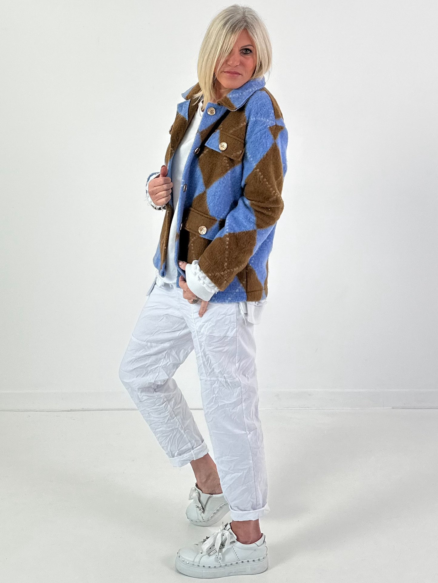 Jasmodel "Agyle Allure" - blauwbruin