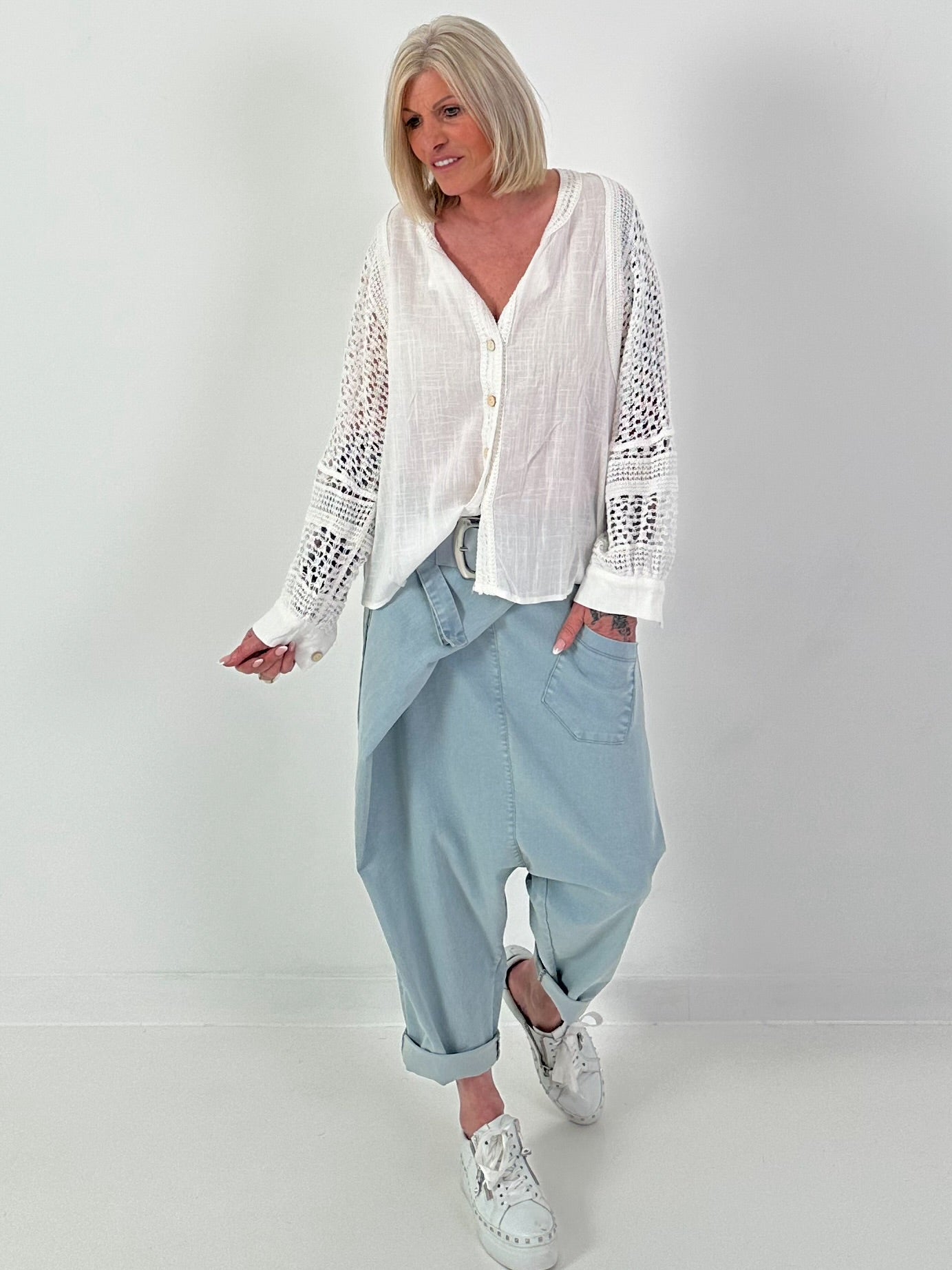 Bluse aus Leinen mit Häkeleinsätzen - weiss