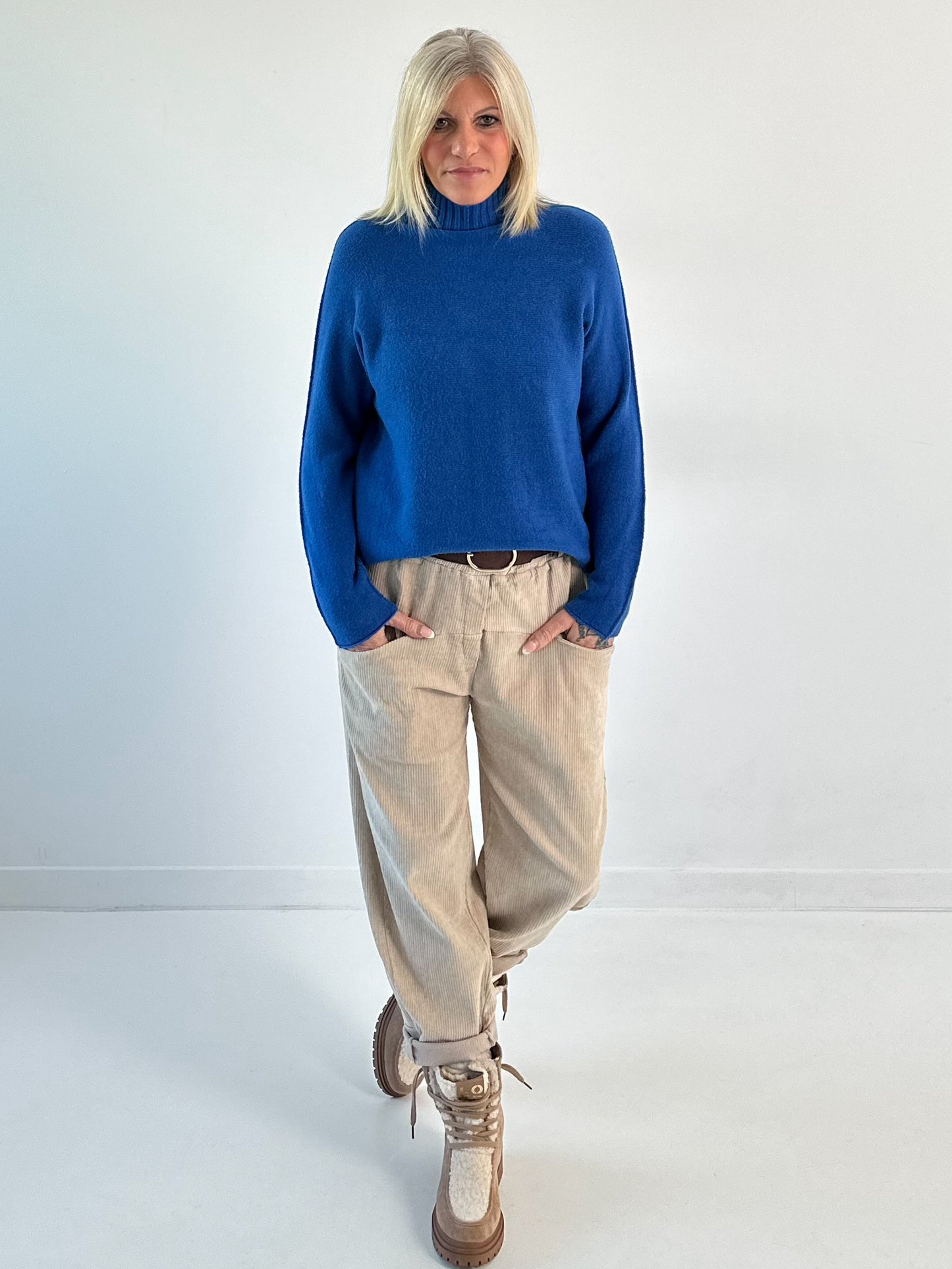 Sweater model "Minimal Chic" - blue