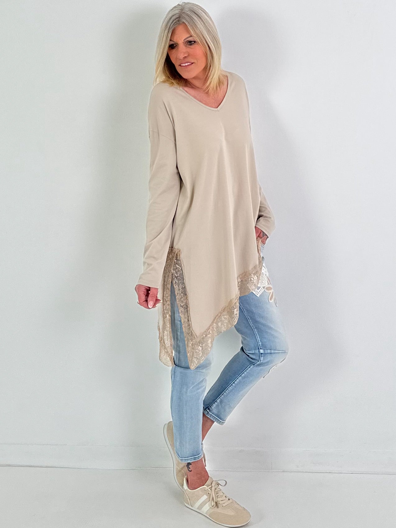Shirt with lace trim - beige