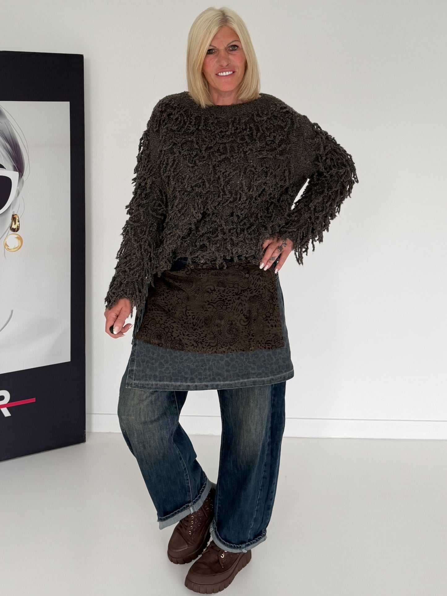 Kuschliger Pullover mit Fransen - mokka