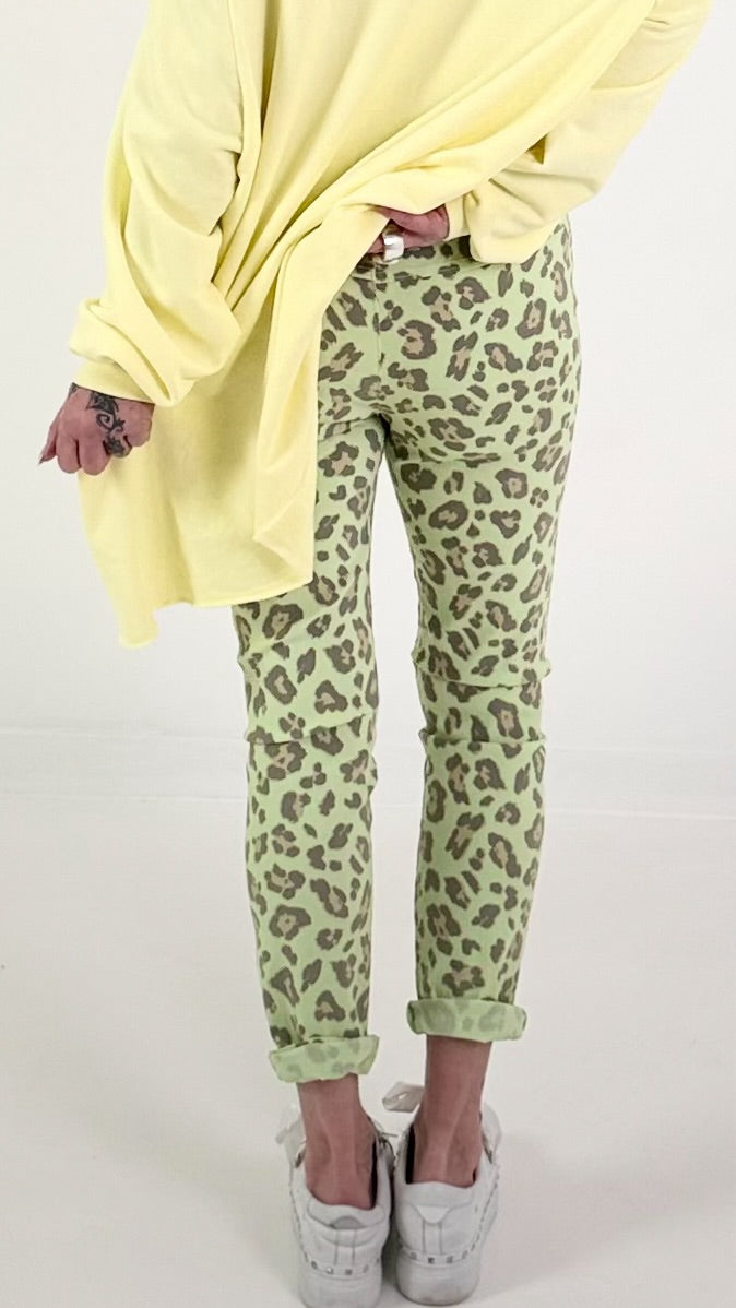 Hose mit Leo-Muster - grün