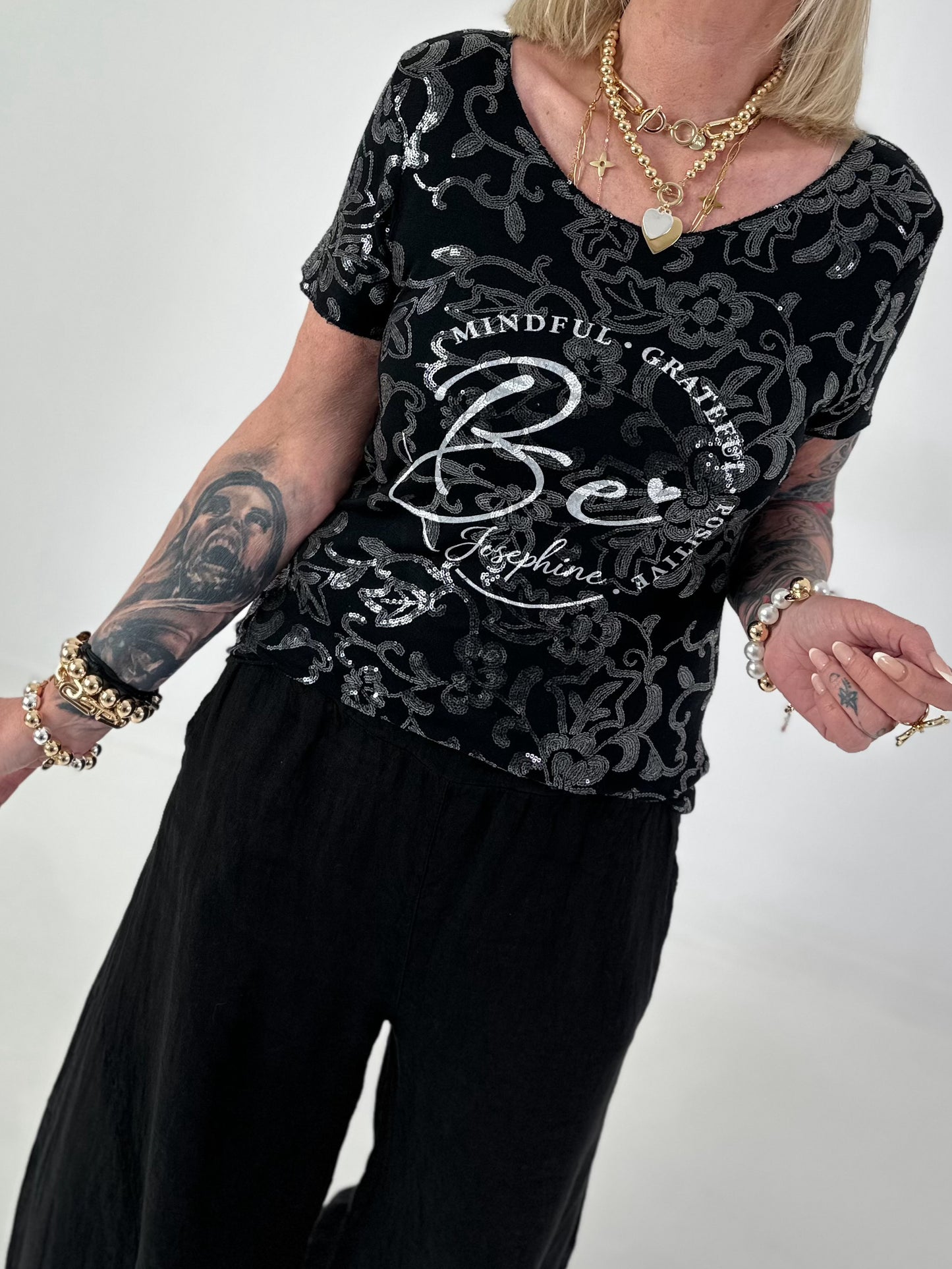 T-Shirt mit transparenten Pailletten - schwarz
