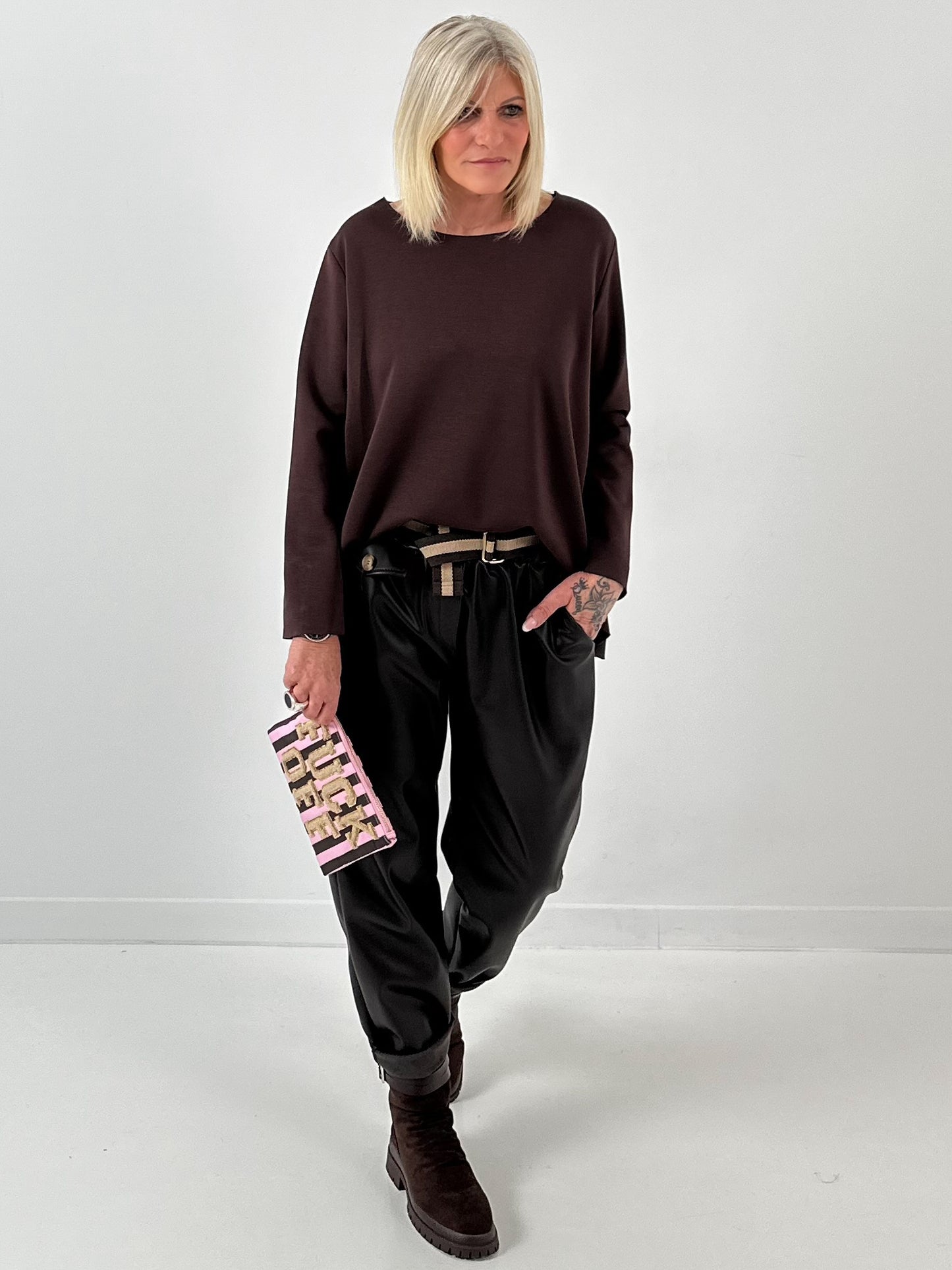 Oversized Basic Shirt Modell "Noa" - schoko