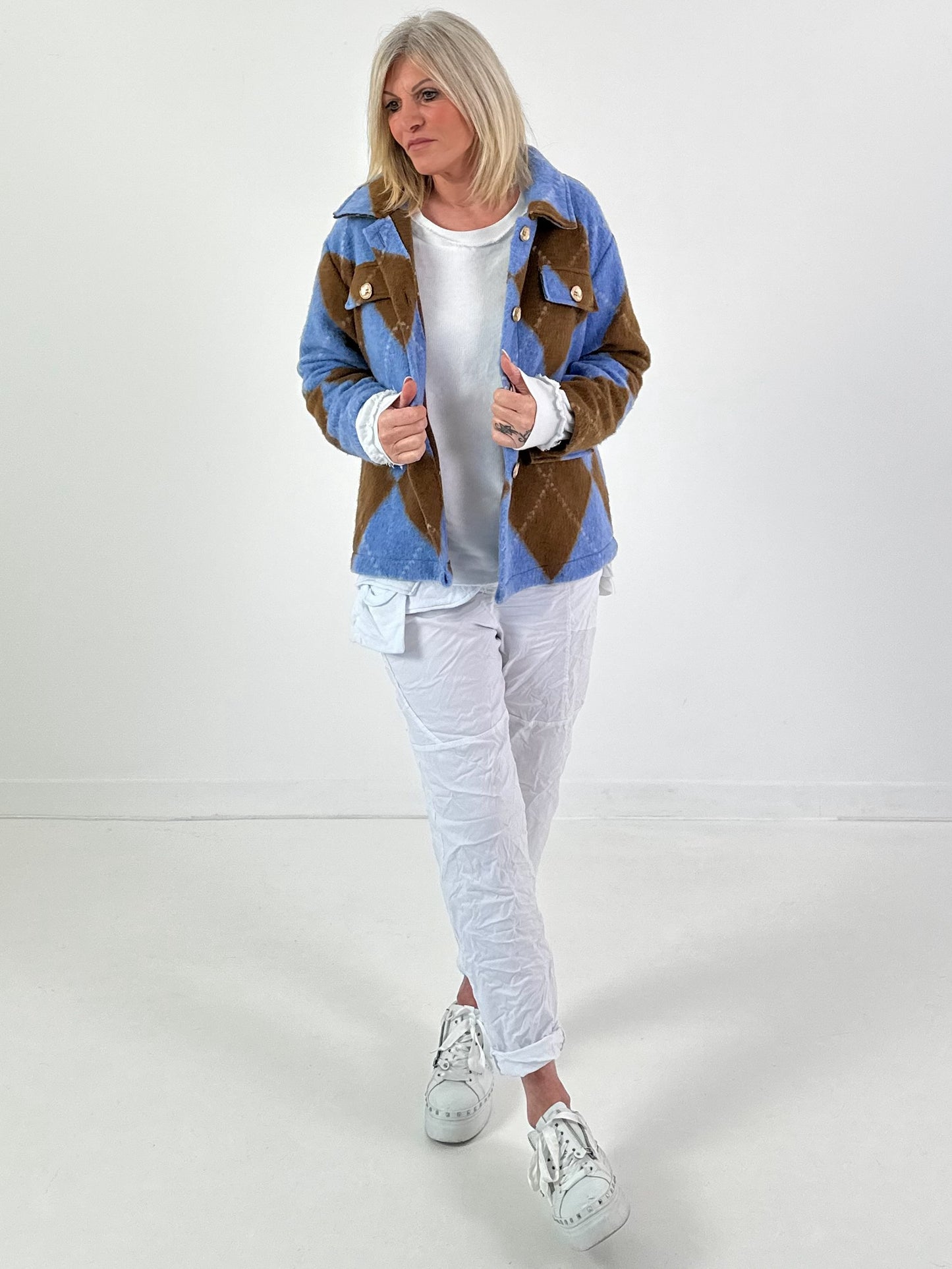 Jasmodel "Agyle Allure" - blauwbruin