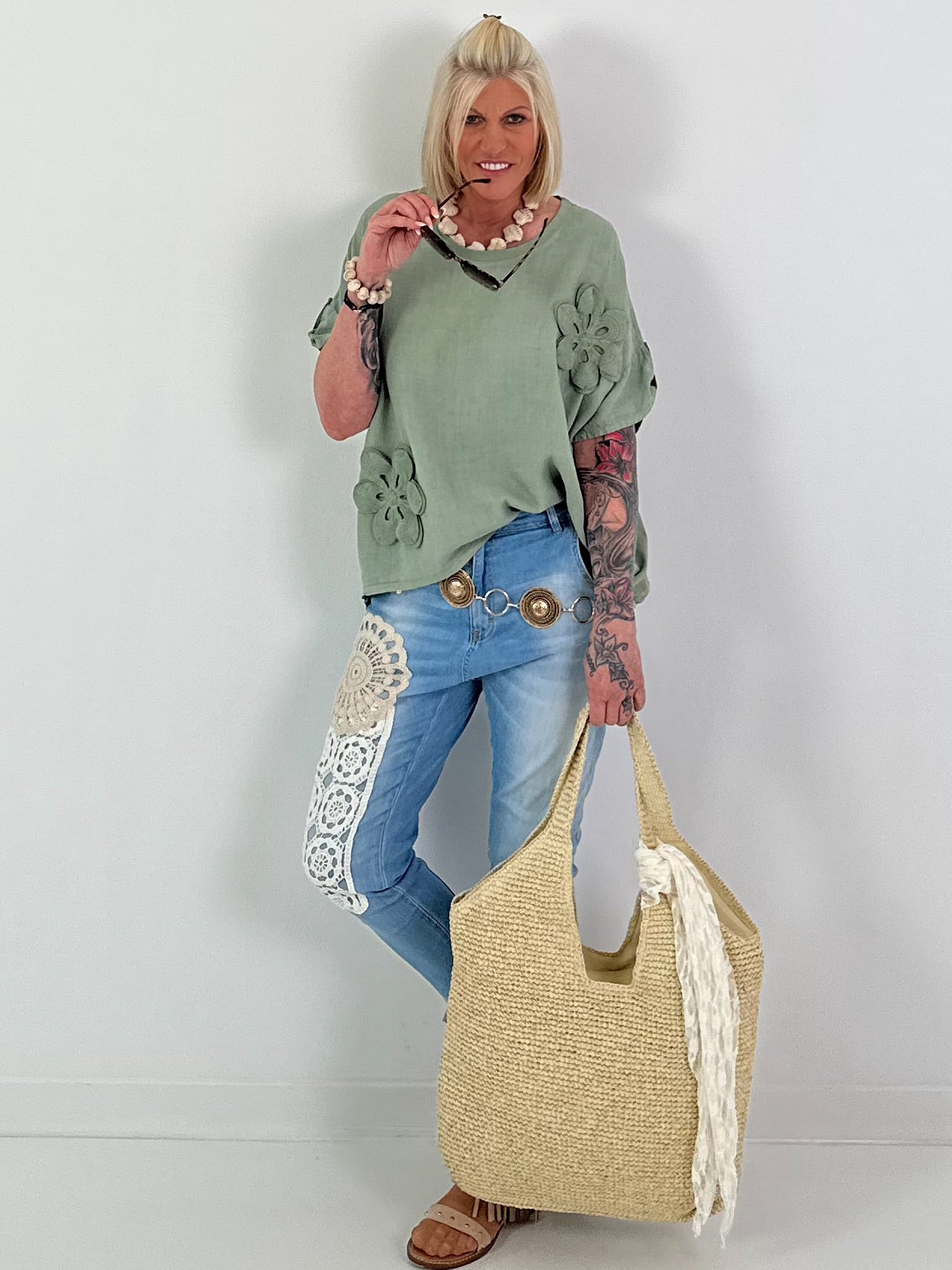 Linen shirt with appliqué crochet flowers - khaki