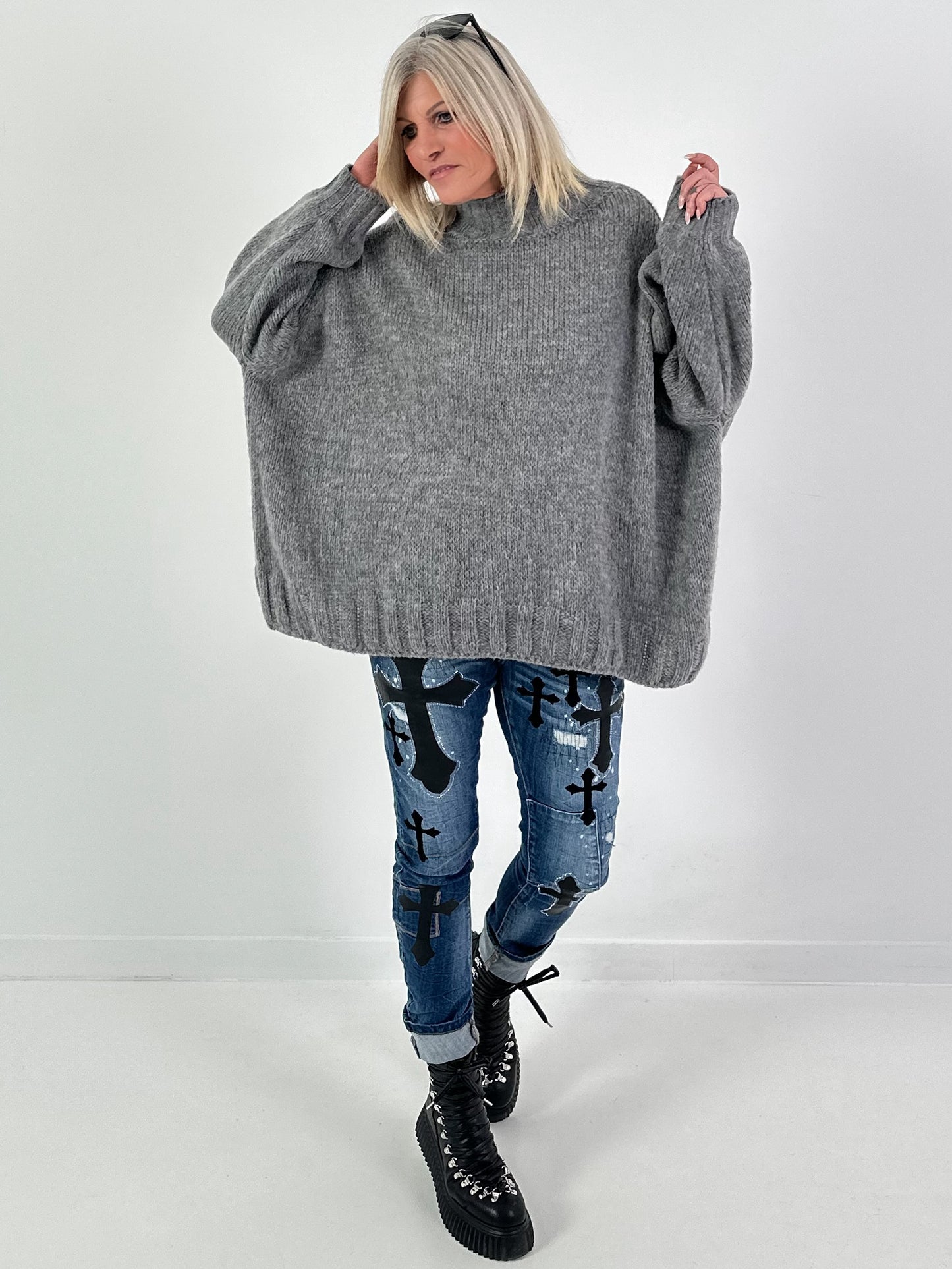 Oversized sweater model "Snuggle Arctic" - anthracite