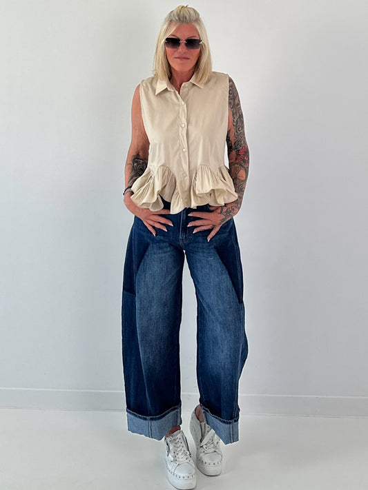 Ärmellose Bluse mit Volants  - beige