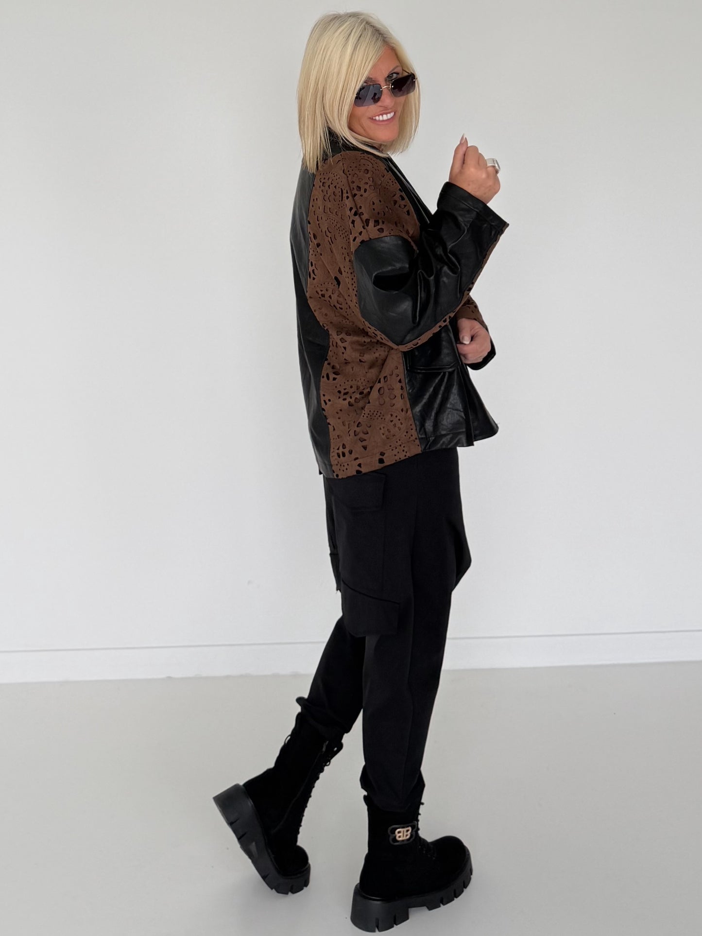 Baggy Hose mit Patten - schwarz