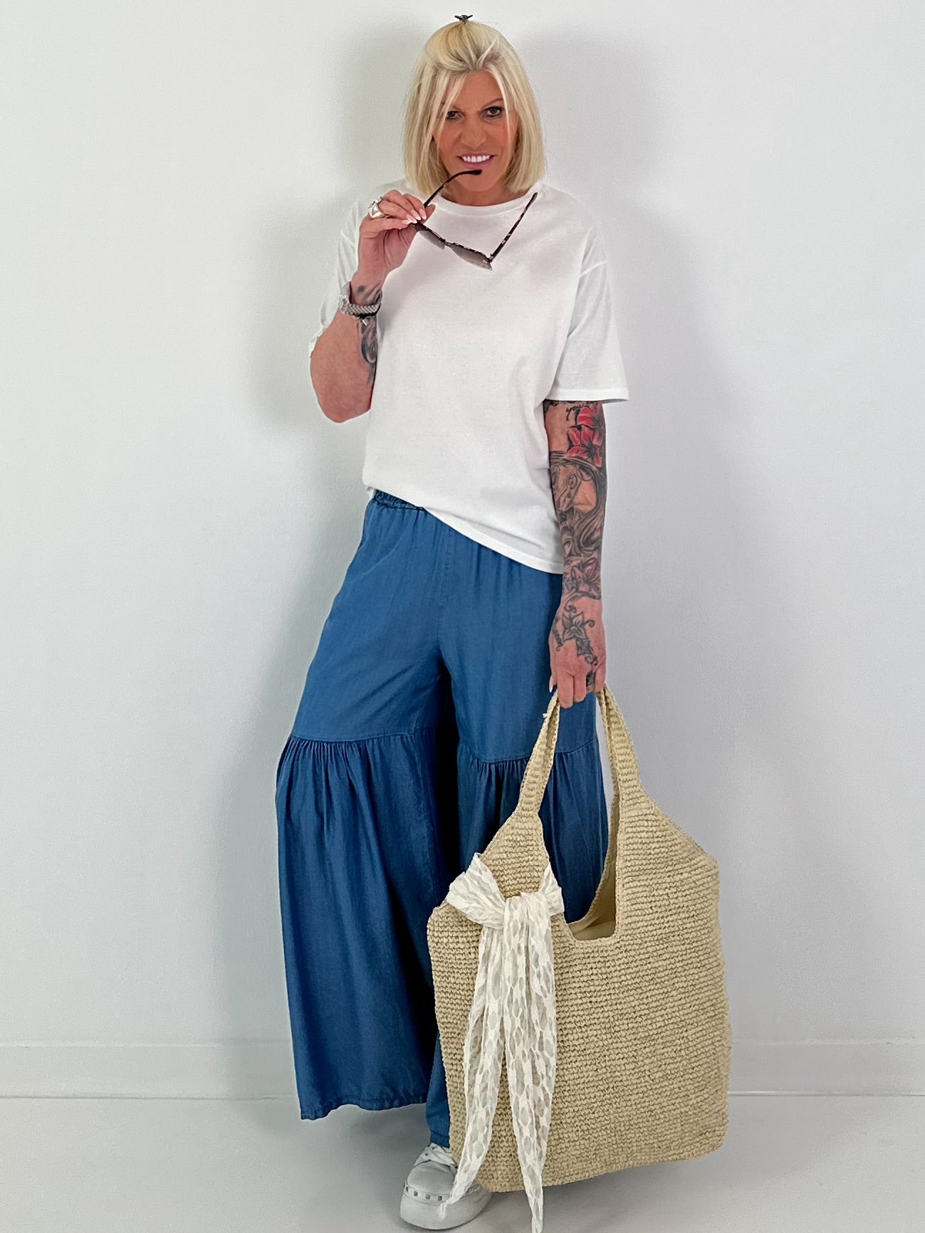 Wide Ruffle Jeans - Dark Blue