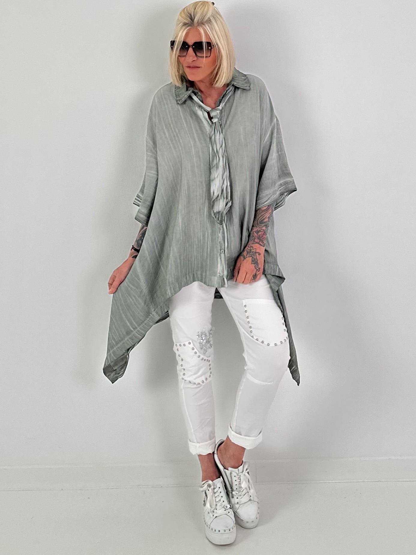 Oversized Bluse asymmetrisch mit Krawatte - khaki