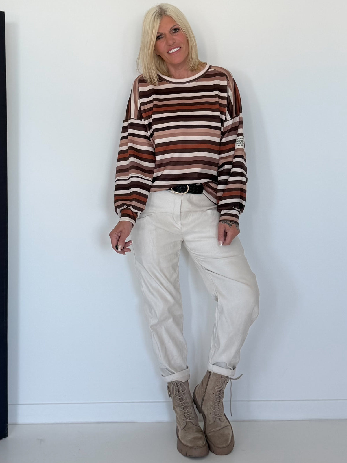 Sweater mit Allover-Streifen-Print - mokka-mehrfarbig