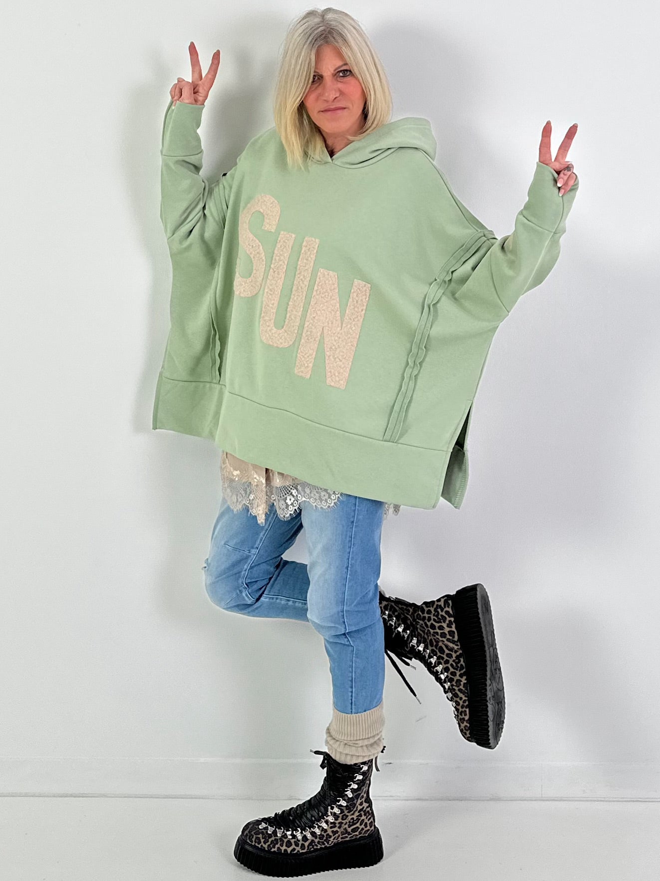 Blouse model "Peek-a-Boo" - 4 kleuren