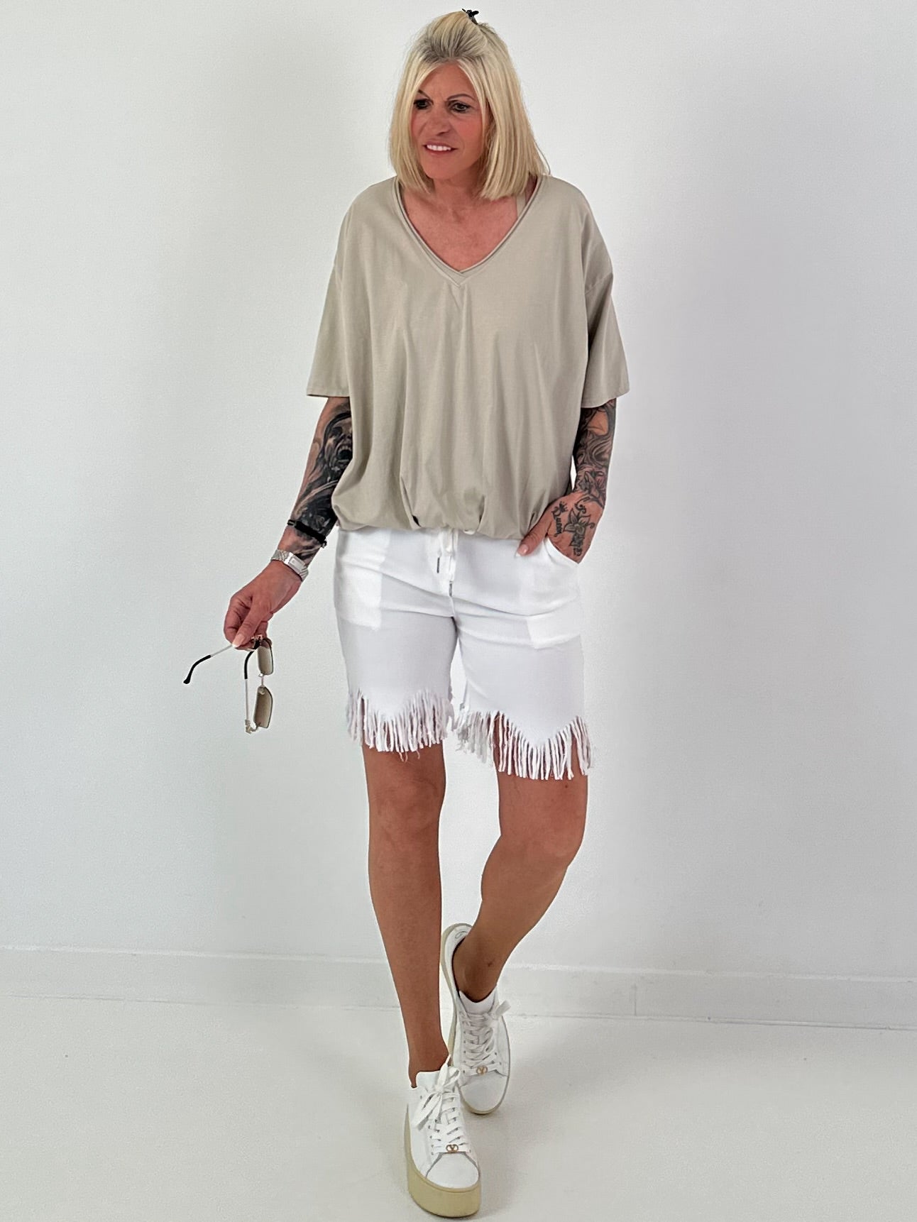 T-Shirt  mit gerafftem Saum - beige
