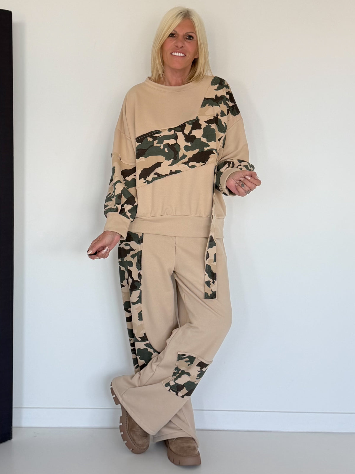Zweiteiler mit Camouflage-Muster- beige-mehrfarbig