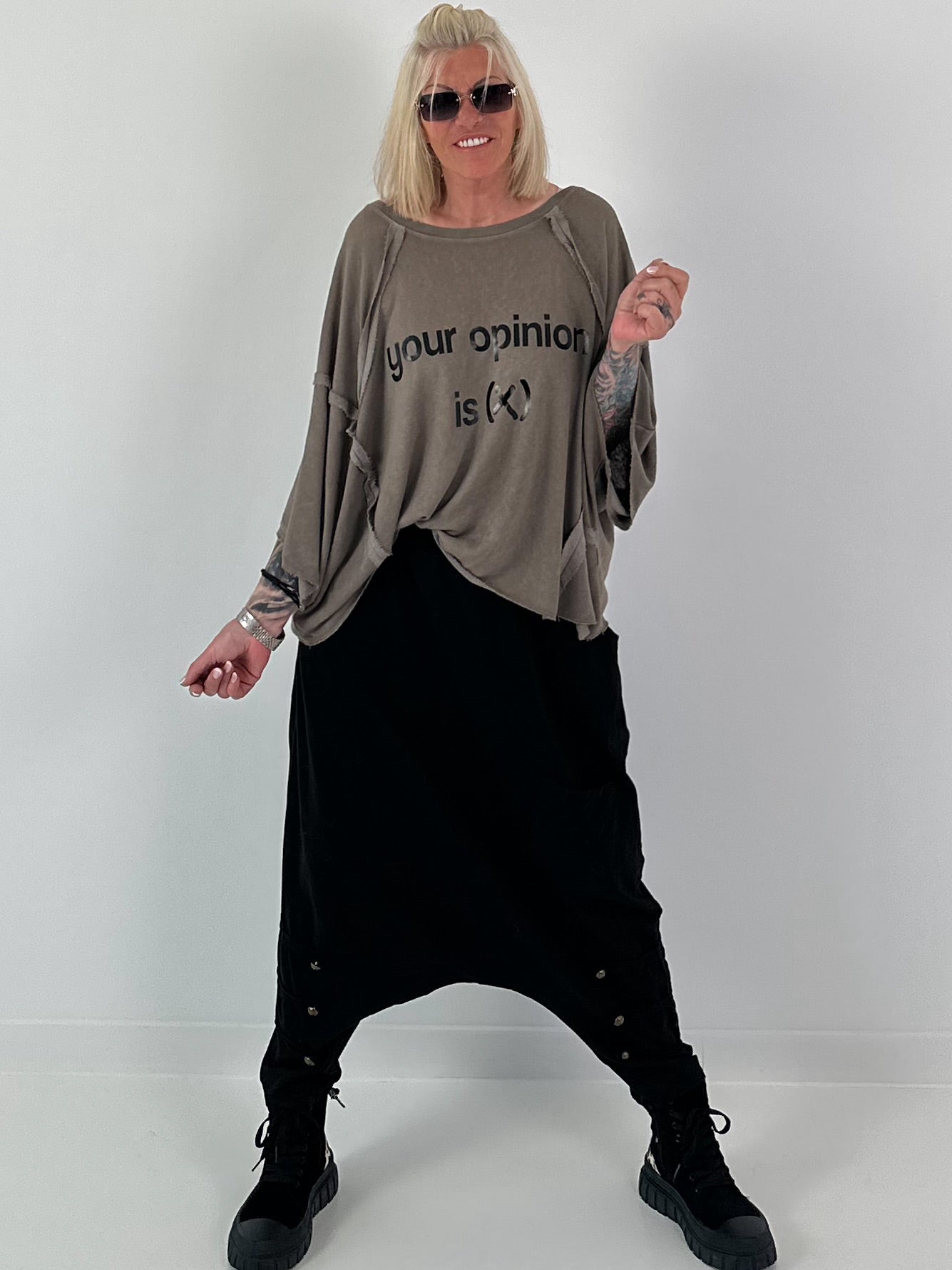 Oversized Strick Shirt mit Statement Print - taupe