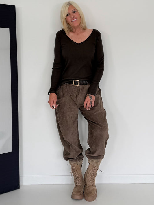 Ribshirt met gerafelde V-hals - mokka