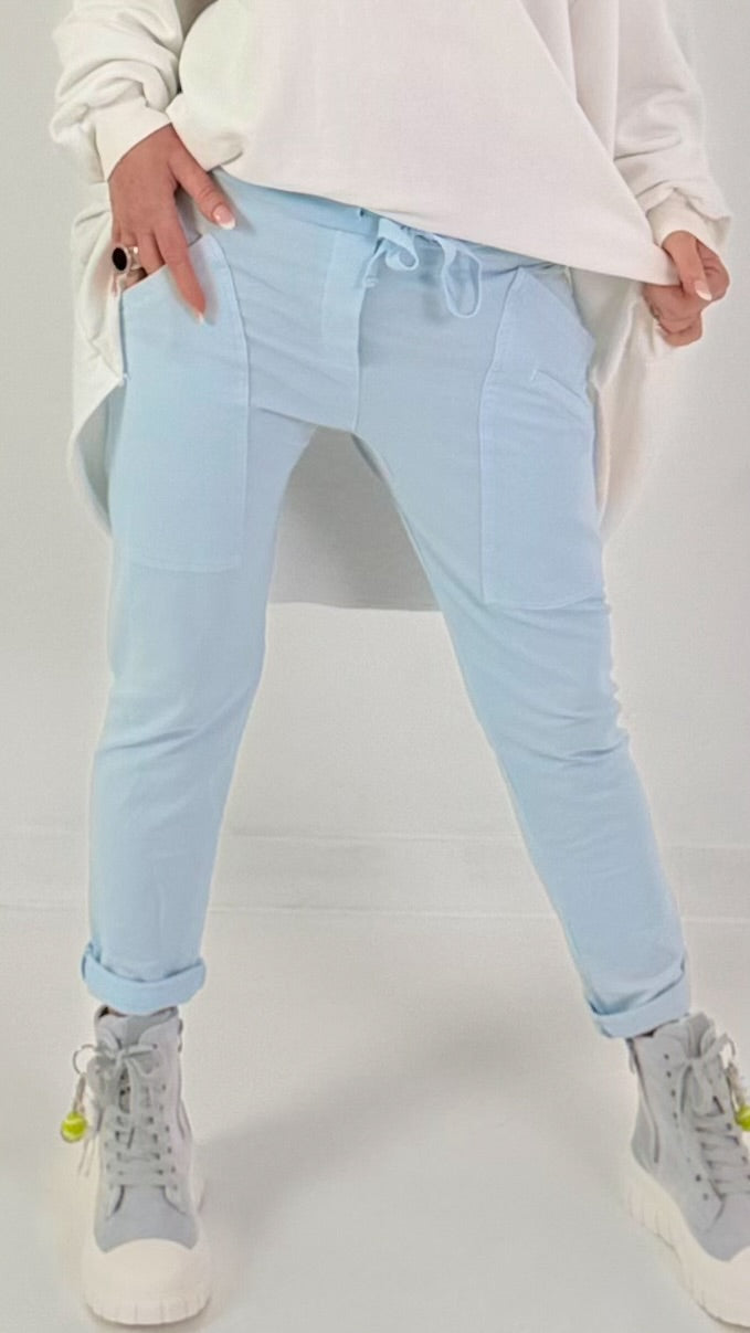 Sweatpants with large patch pockets - light blue