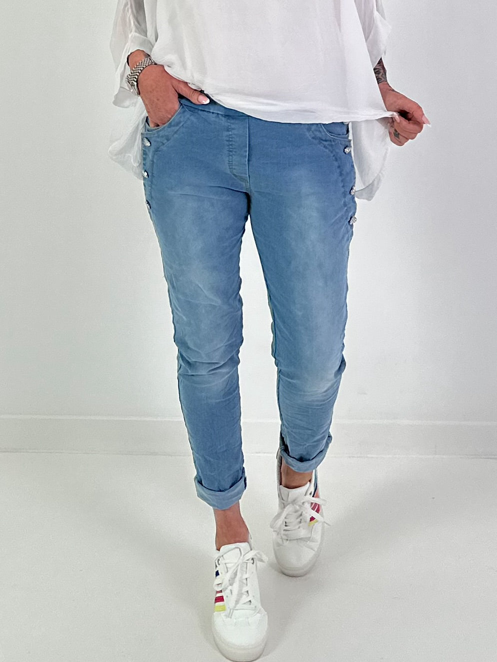Jeans with heart buttons - blue