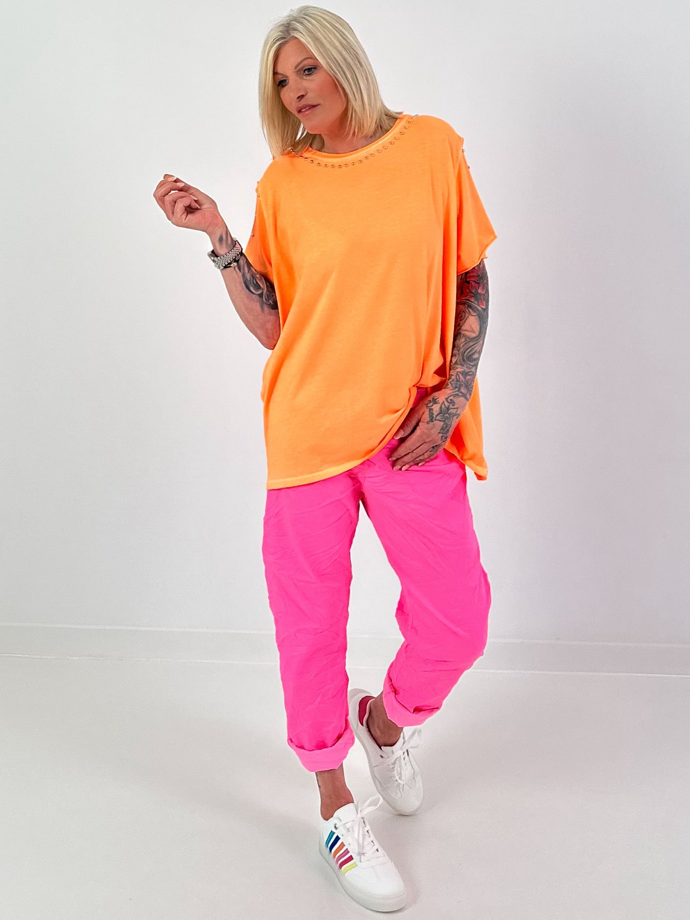 Shirt mit Nieten und Cut-Outs - neonorange