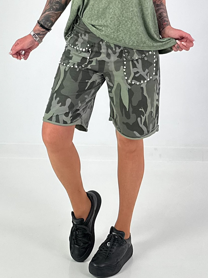 Sweat Short Camouflage mit Nieten - khaki-mehrfarbig