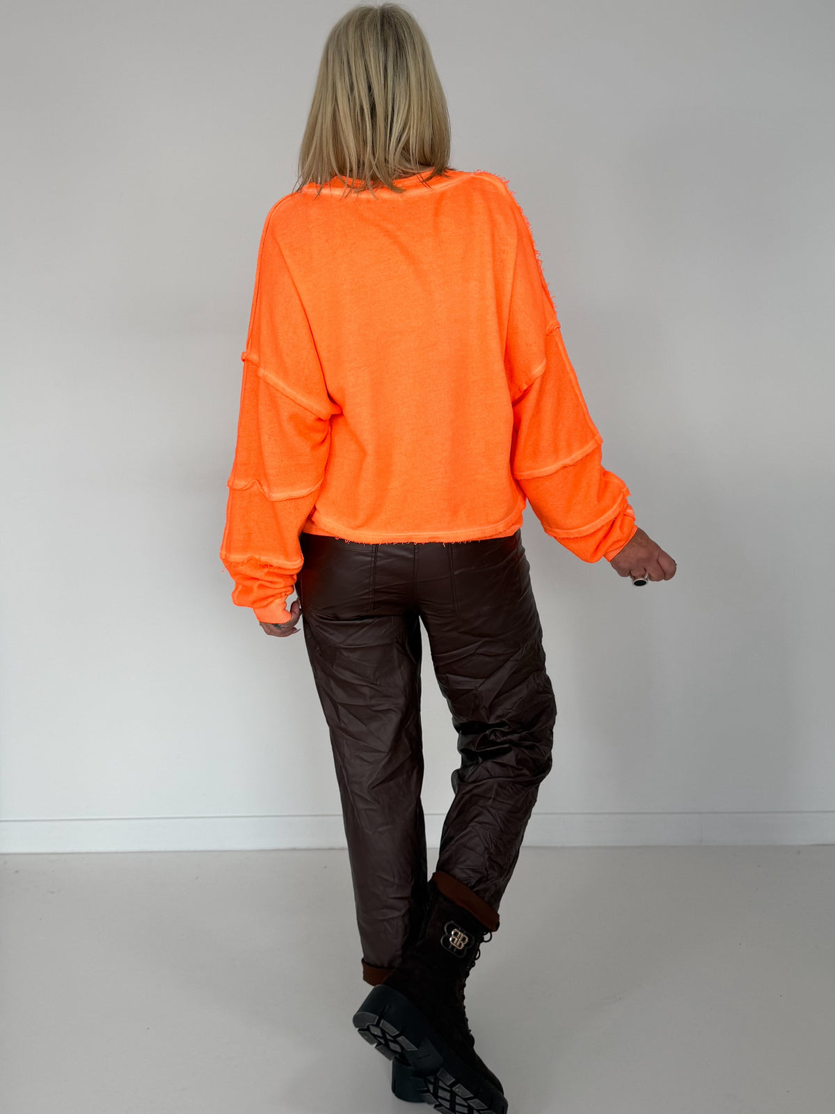Sweater Don't Look Back - neon orange-leopard