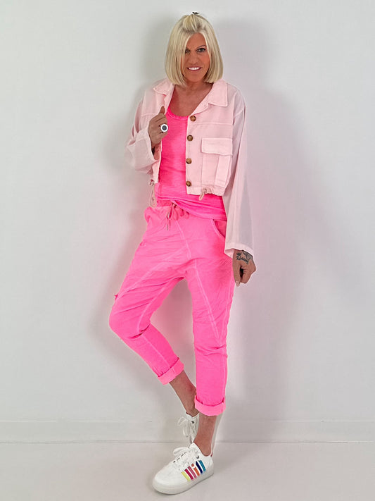 Kurzes Jäckchen mit Rückenprint - rosa