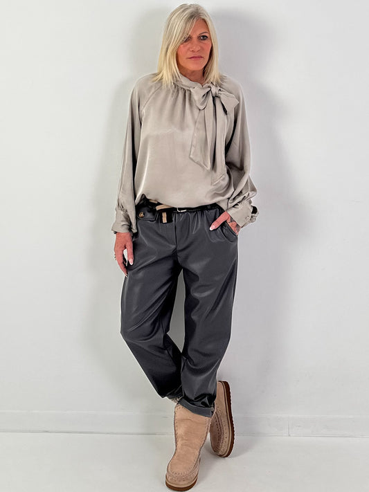 Tunika mit seitlicher Schleife Modell "Veloura" - taupe