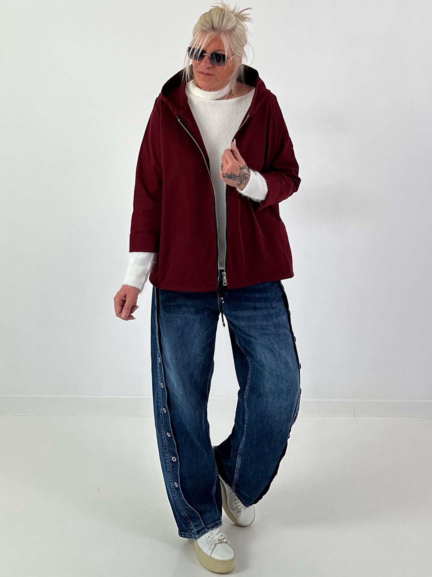 Light jacket with hood - bordeaux