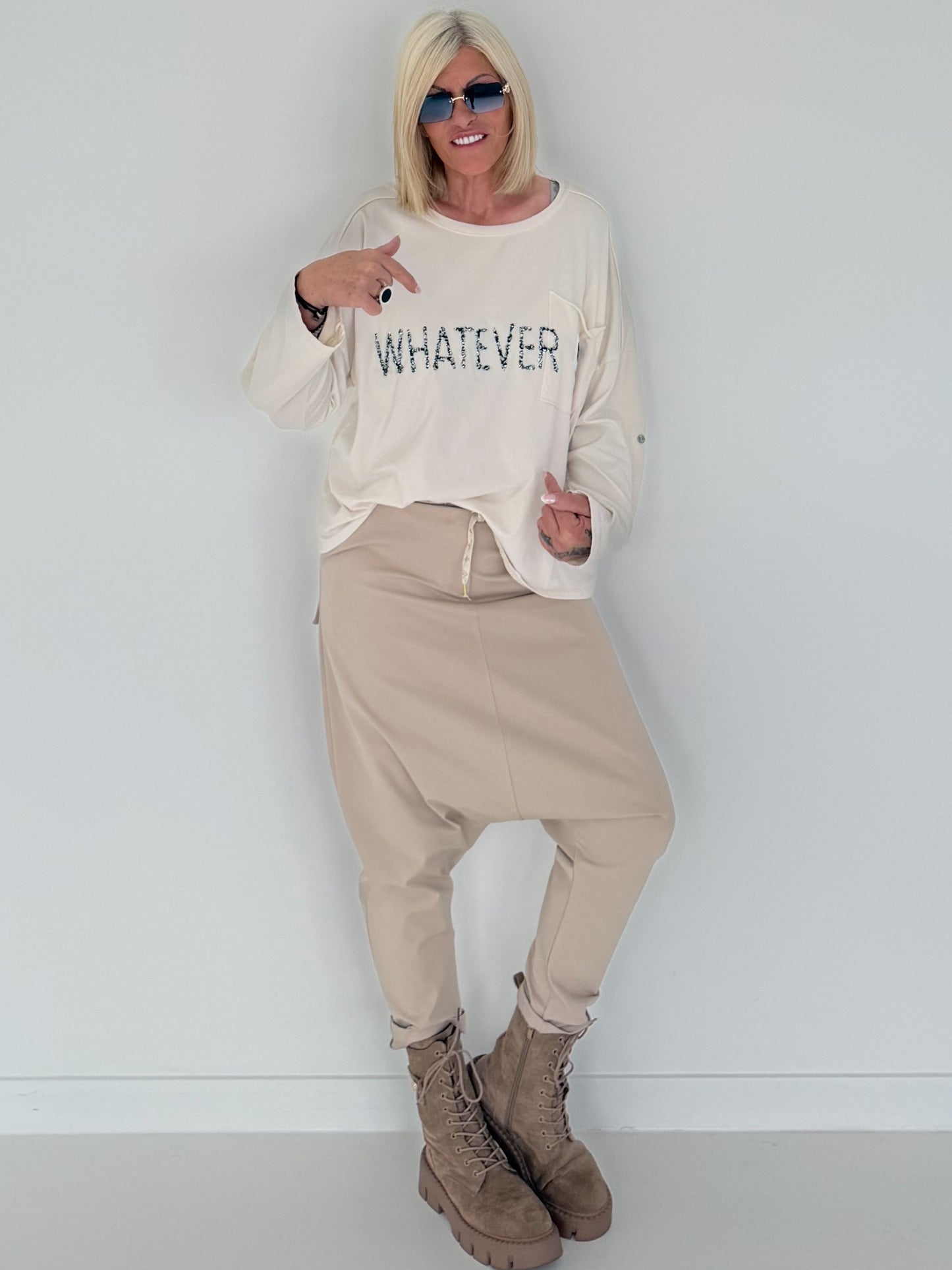 Sweater Whatever mit Strass-Details - beige