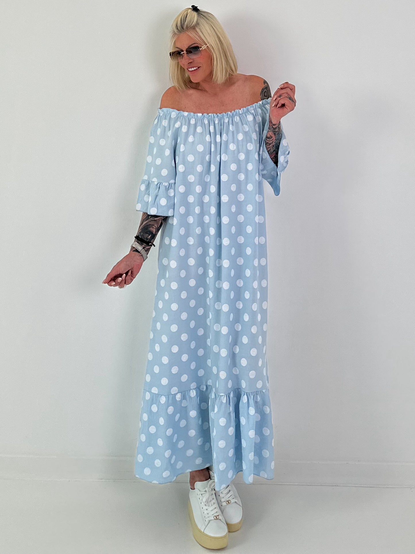 Carmen Sommerkleid mit Tupfen - hellblau