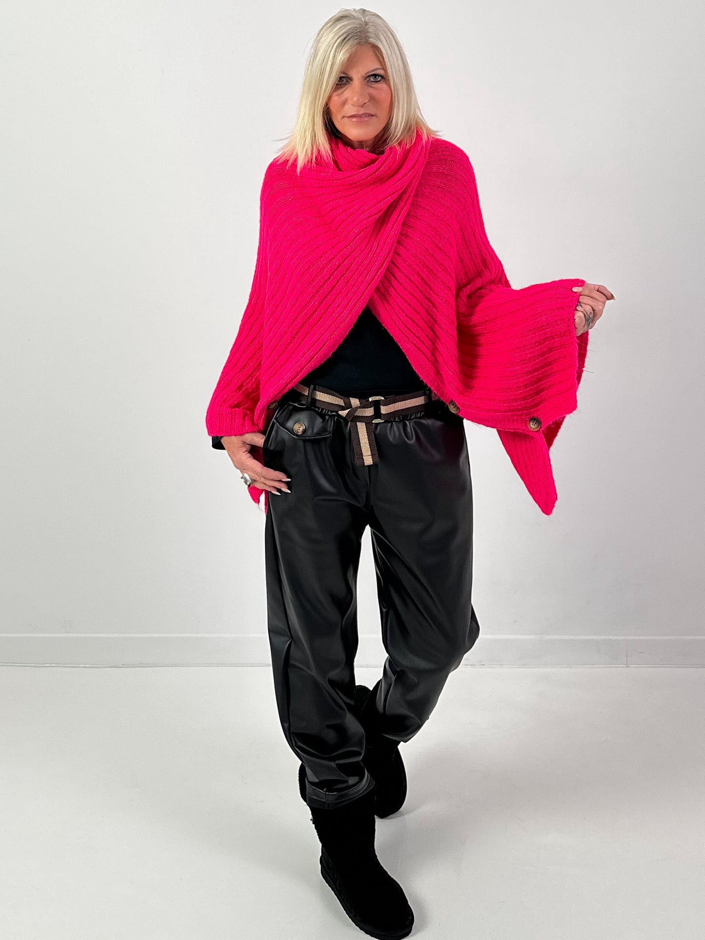 Poncho Pullover Model "Soul Warmer" - pink