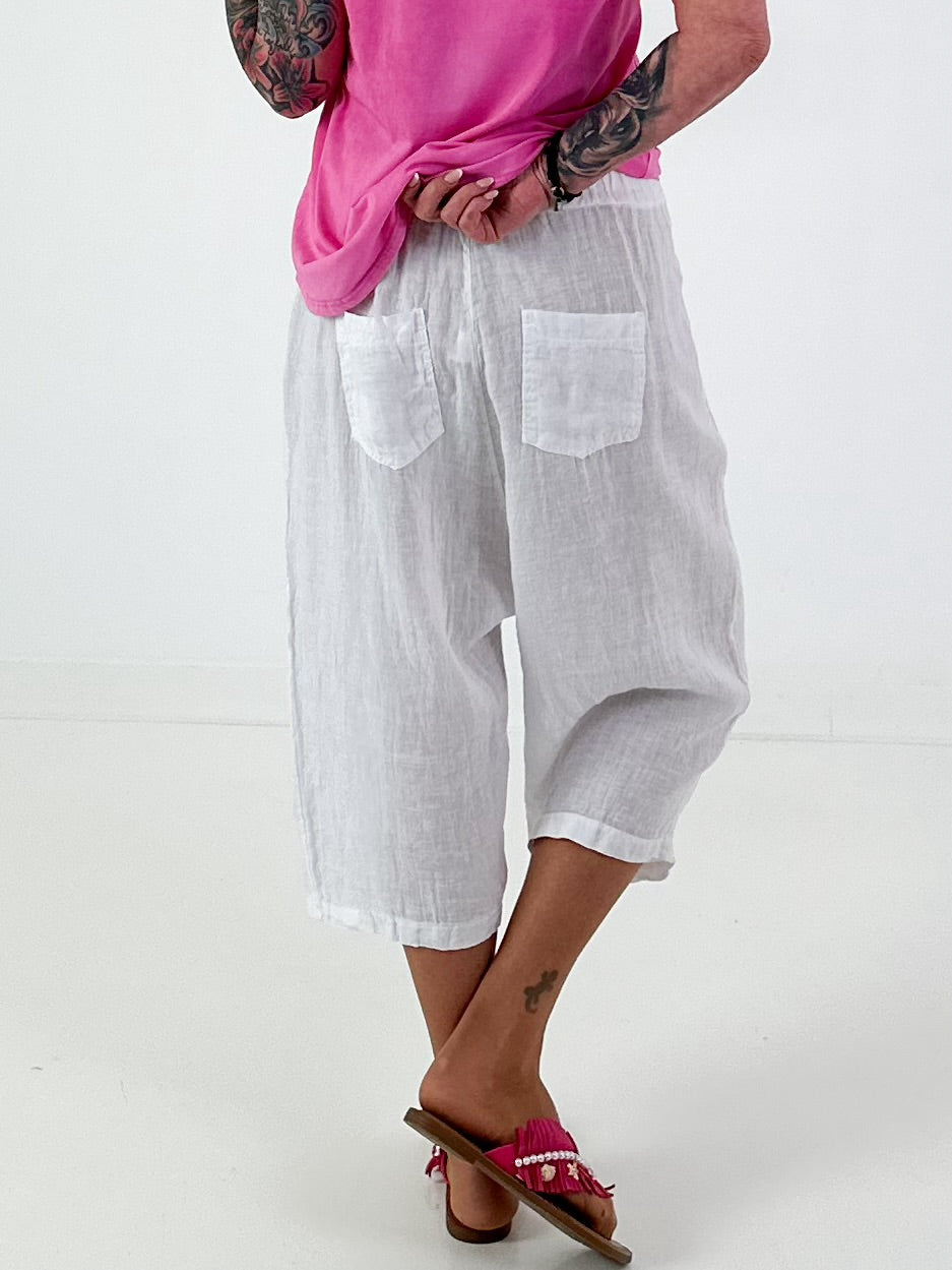 Short Linen Baggy with Overlap and Skull Detail - white