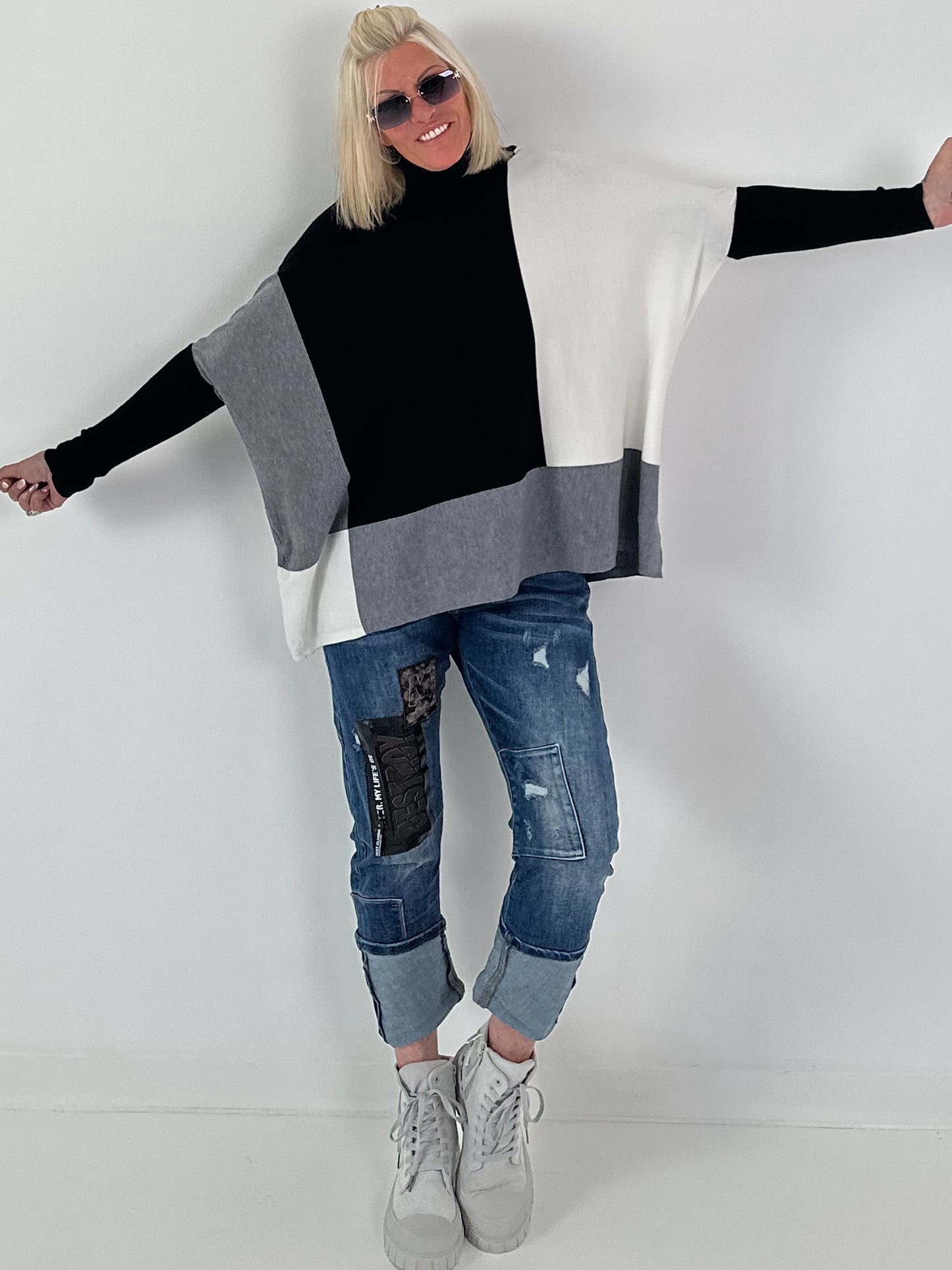 Oversized Feinstrickpullover mit Stulpenärmeln - schwarz-weiss-grau