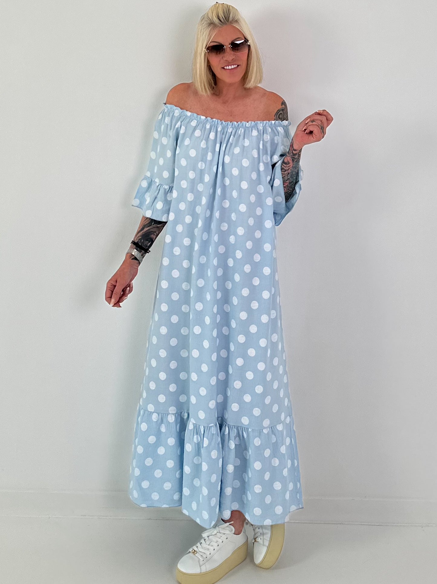 Carmen Sommerkleid mit Tupfen - hellblau