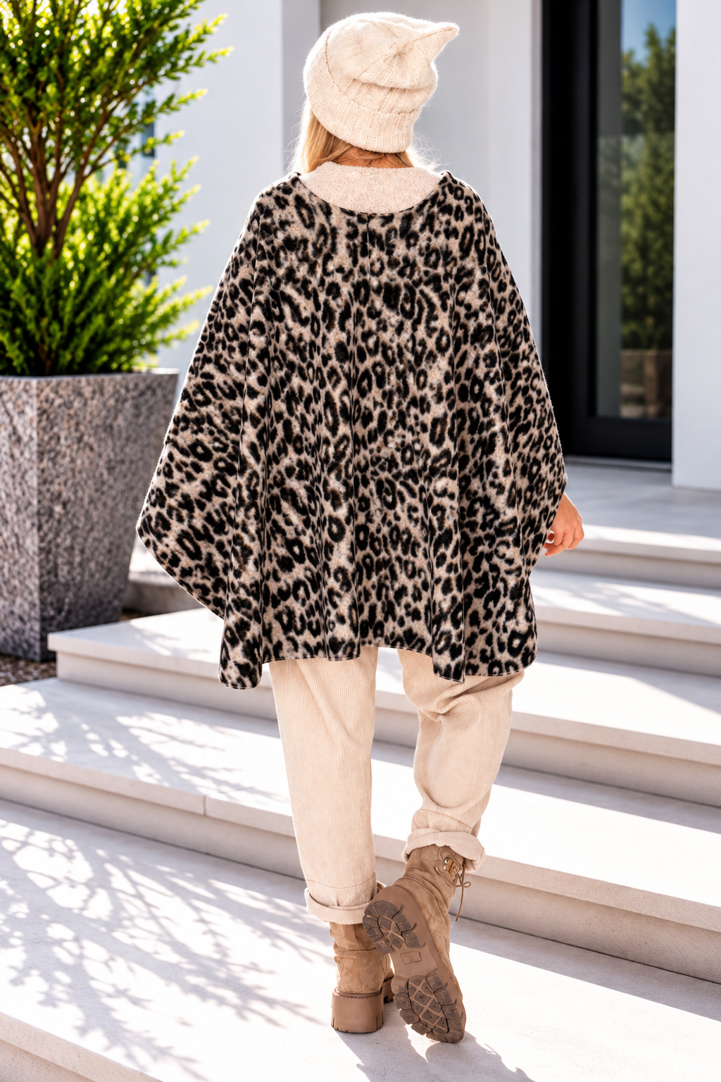 Poncho / Überwurf mit Fransen im Leo-Look - beige-leo
