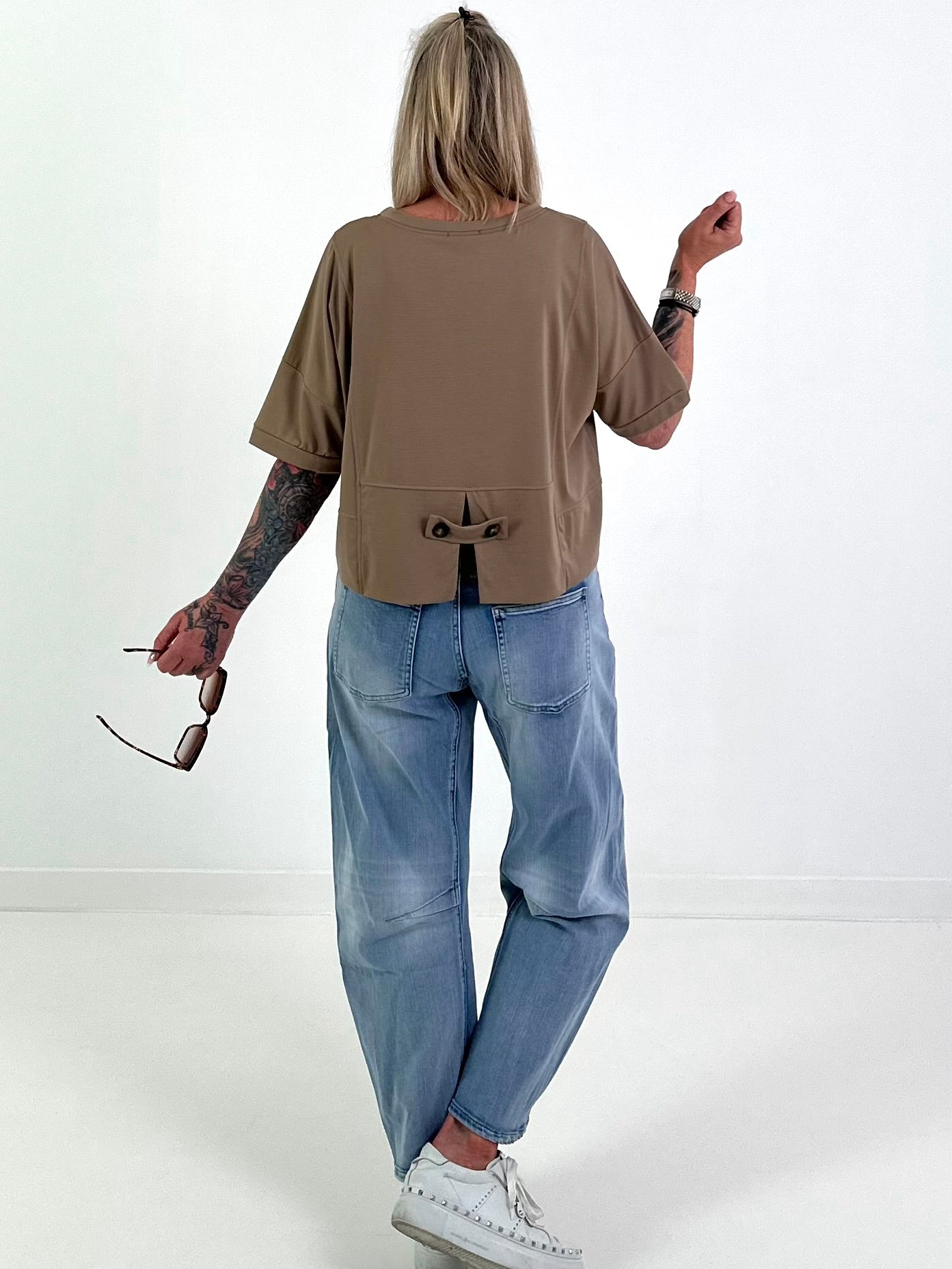 T-shirt with seam details - taupe