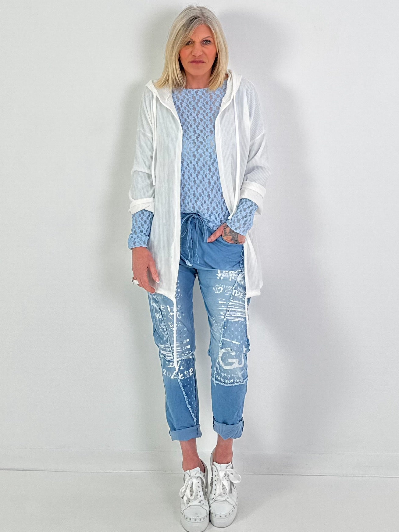 Spitzenshirt mit Muster - 7 Farben